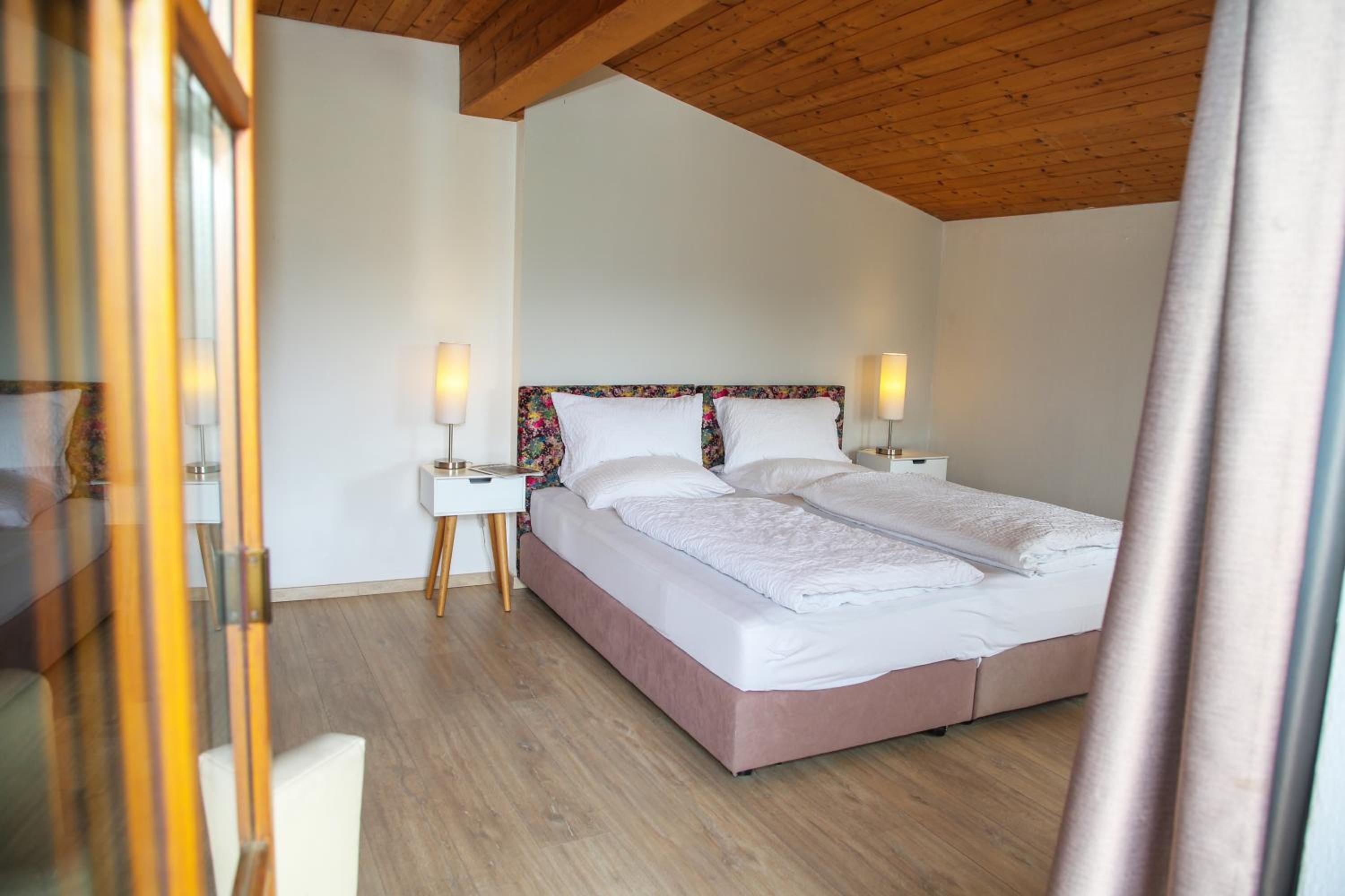Superior Double or Twin Room with Balcony - Photo 10
