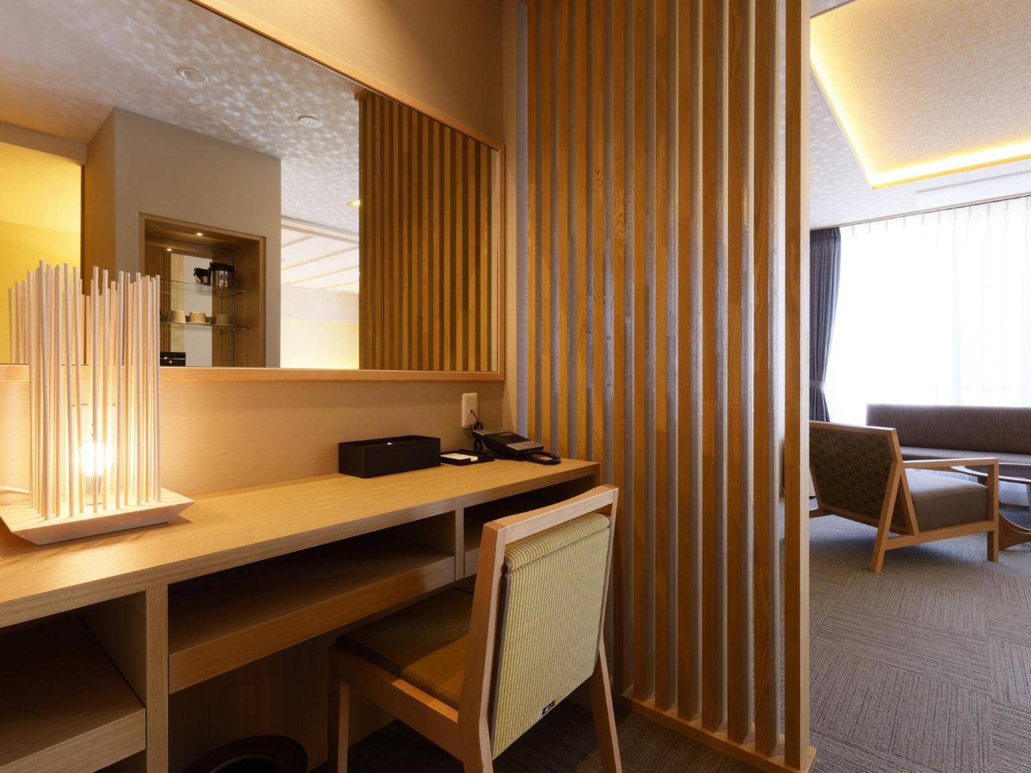 Deluxe Double Room with Two Double Beds - Photo 2