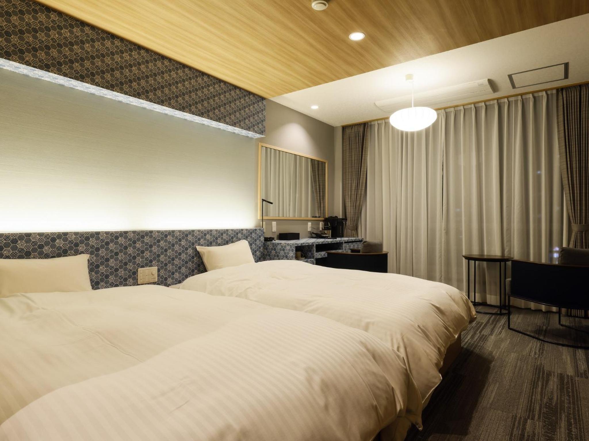 Standard Twin Room - Photo 3