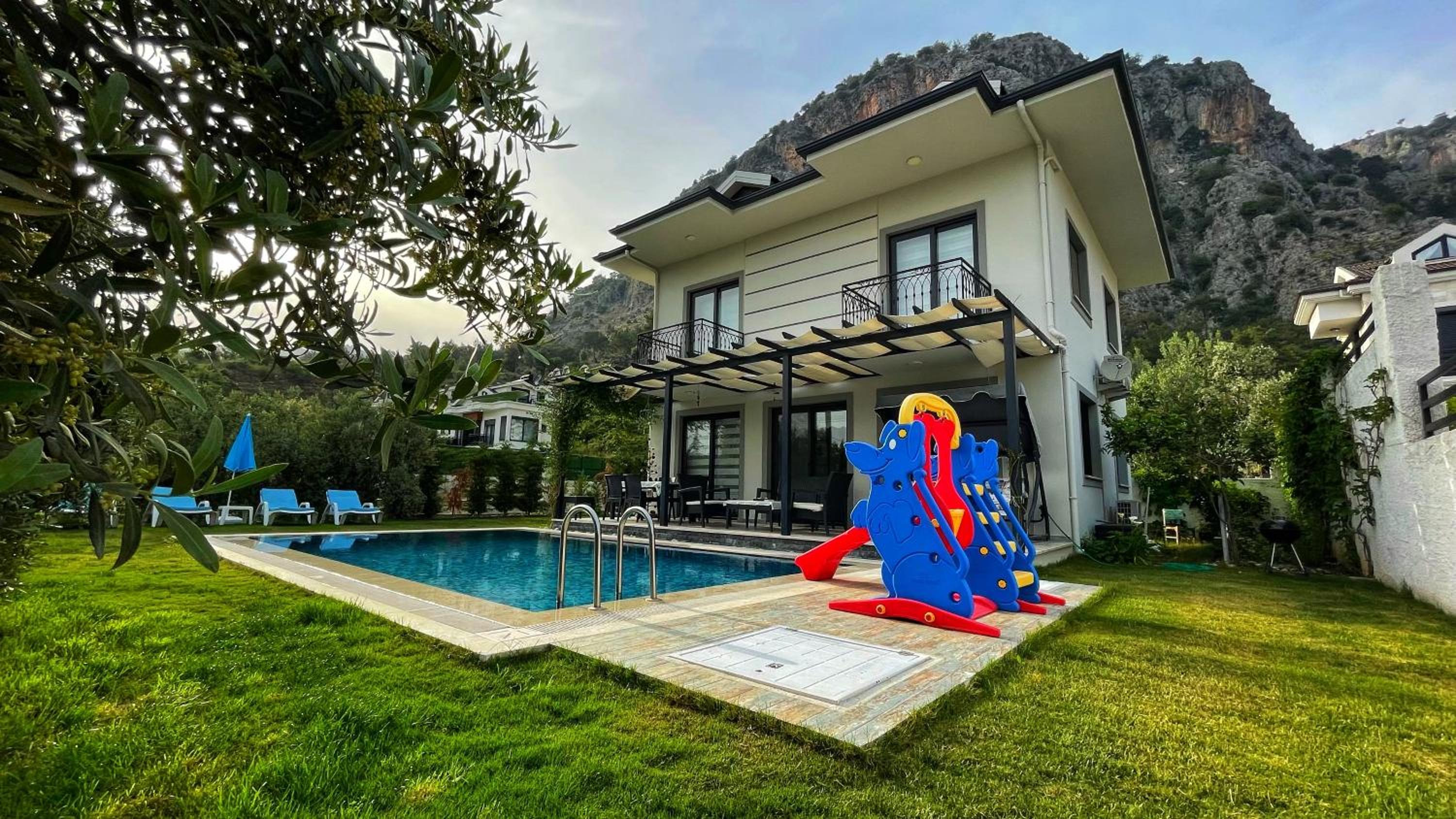 Villa photo 2