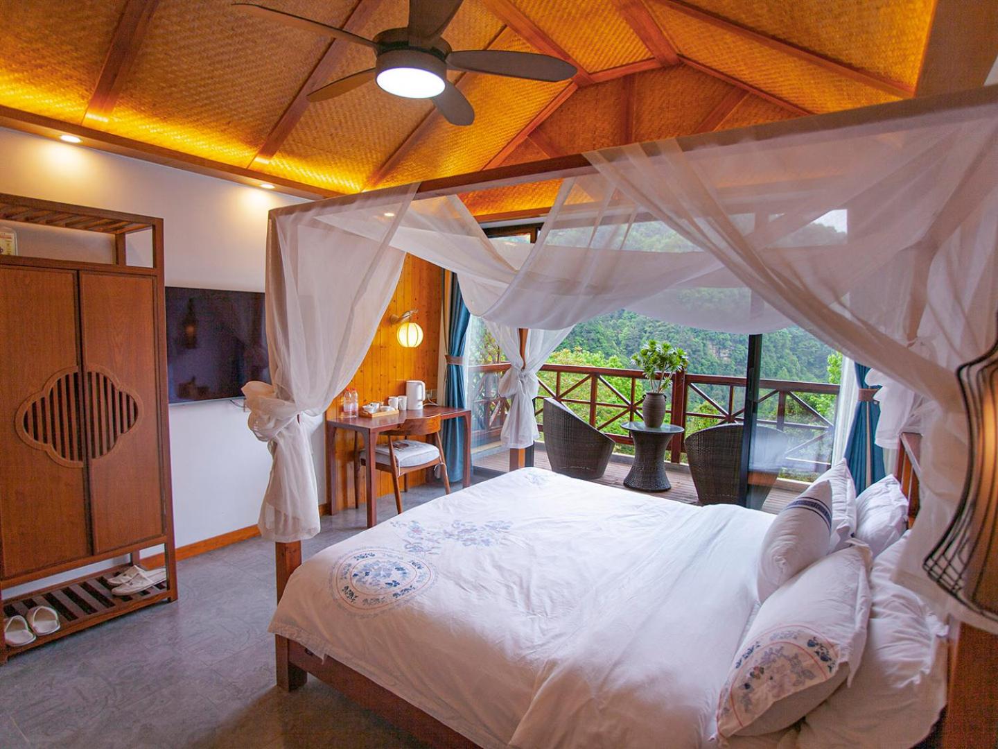 King Room With Mountain View photo 2