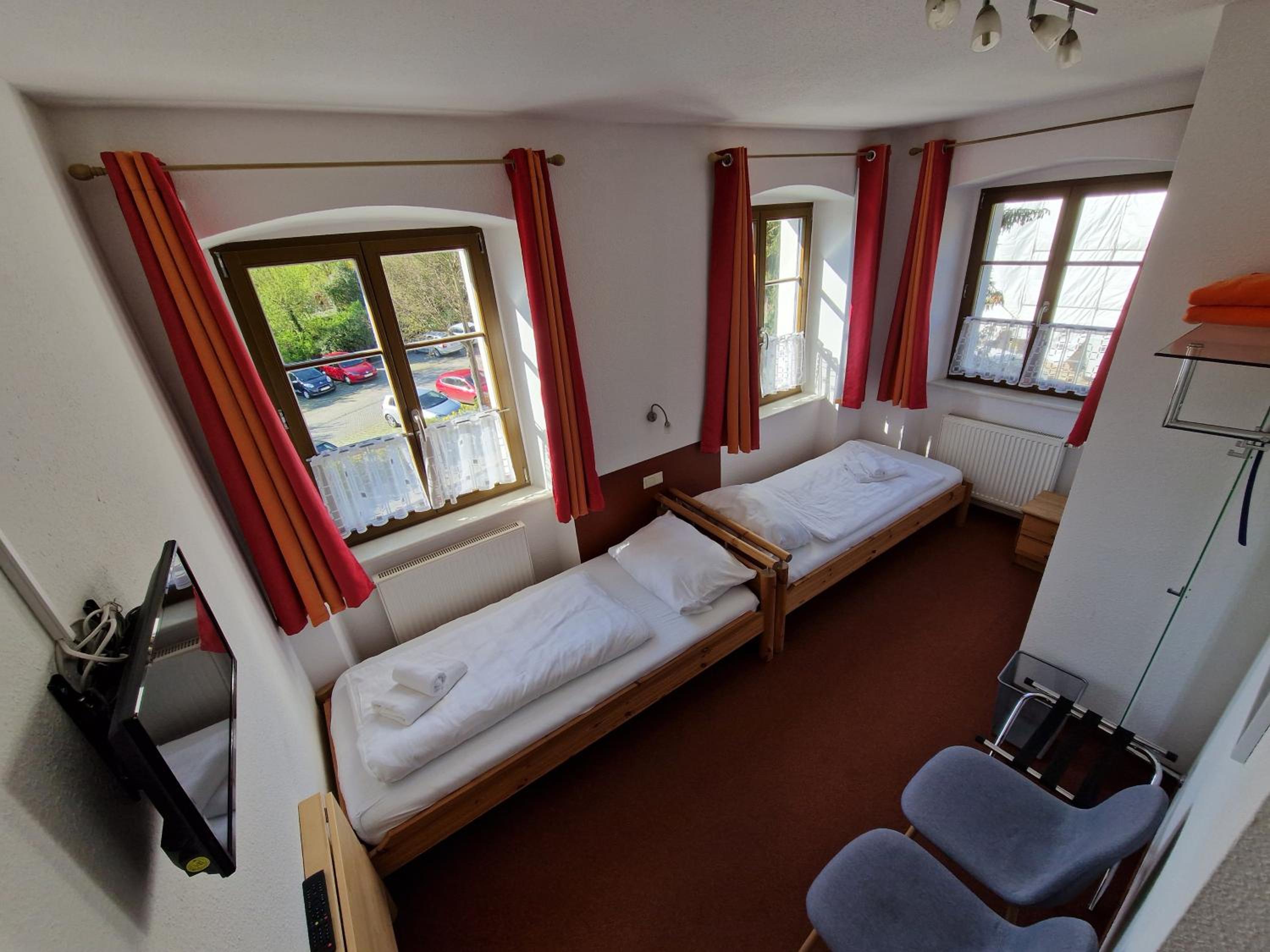 Small Twin Room photo 2