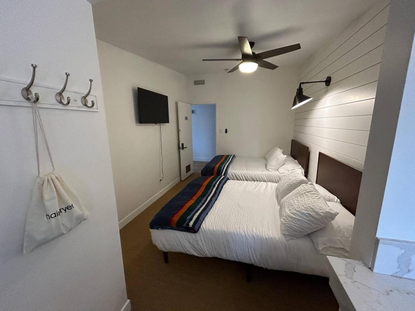 Deluxe Double Room with Bath photo 2