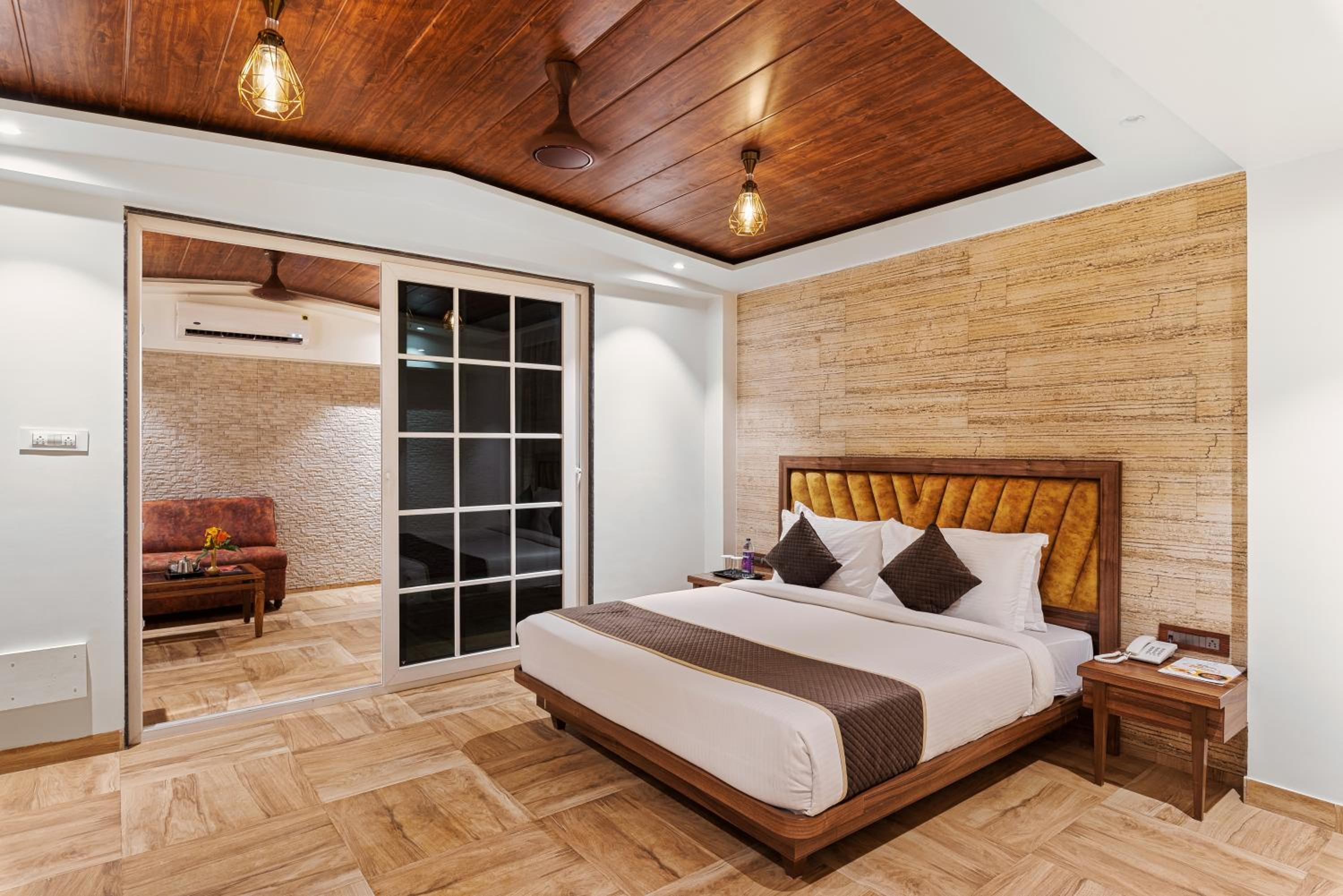 Suite Cottage With Jacuzzi - Photo 1