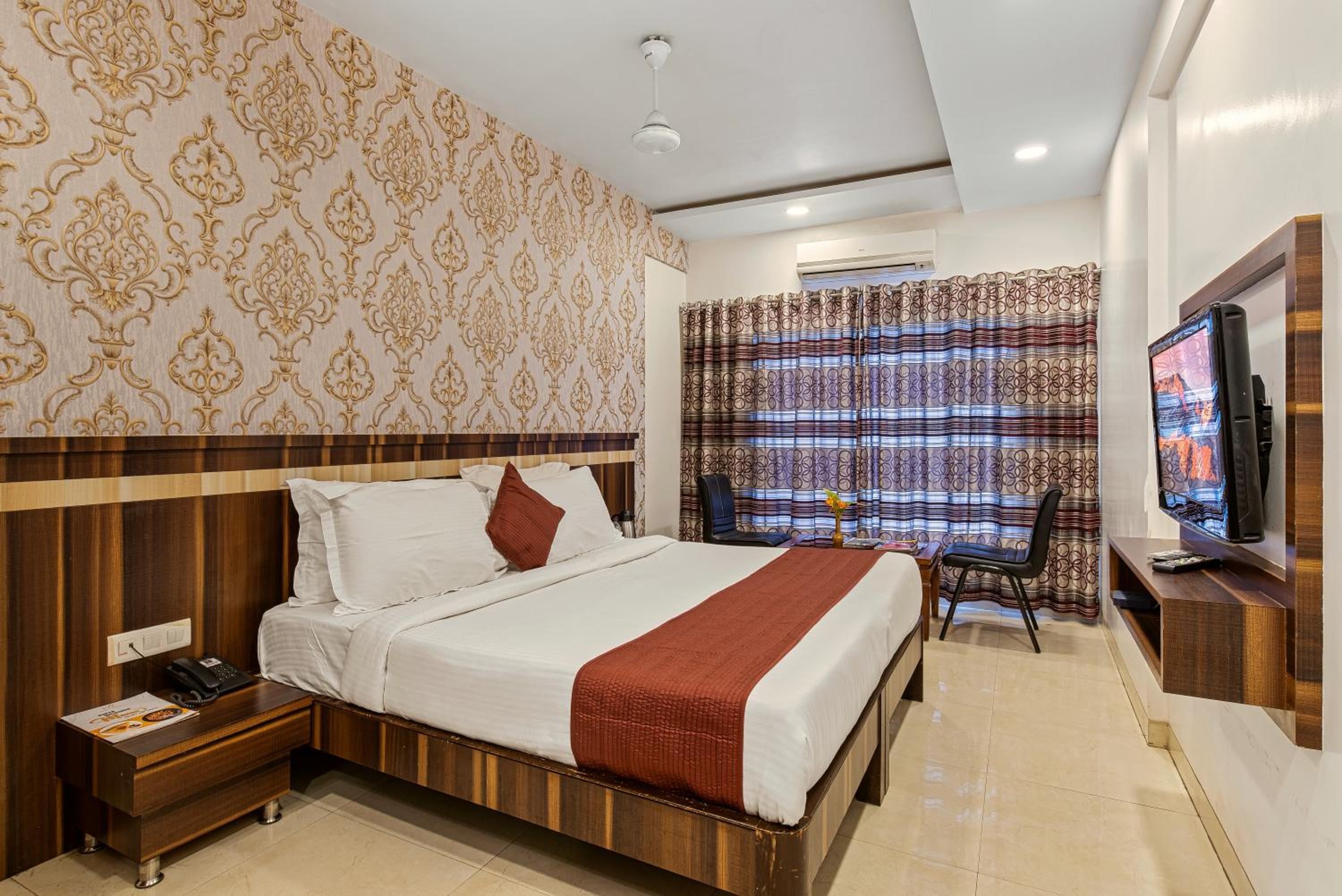 Premium Room - Photo 7