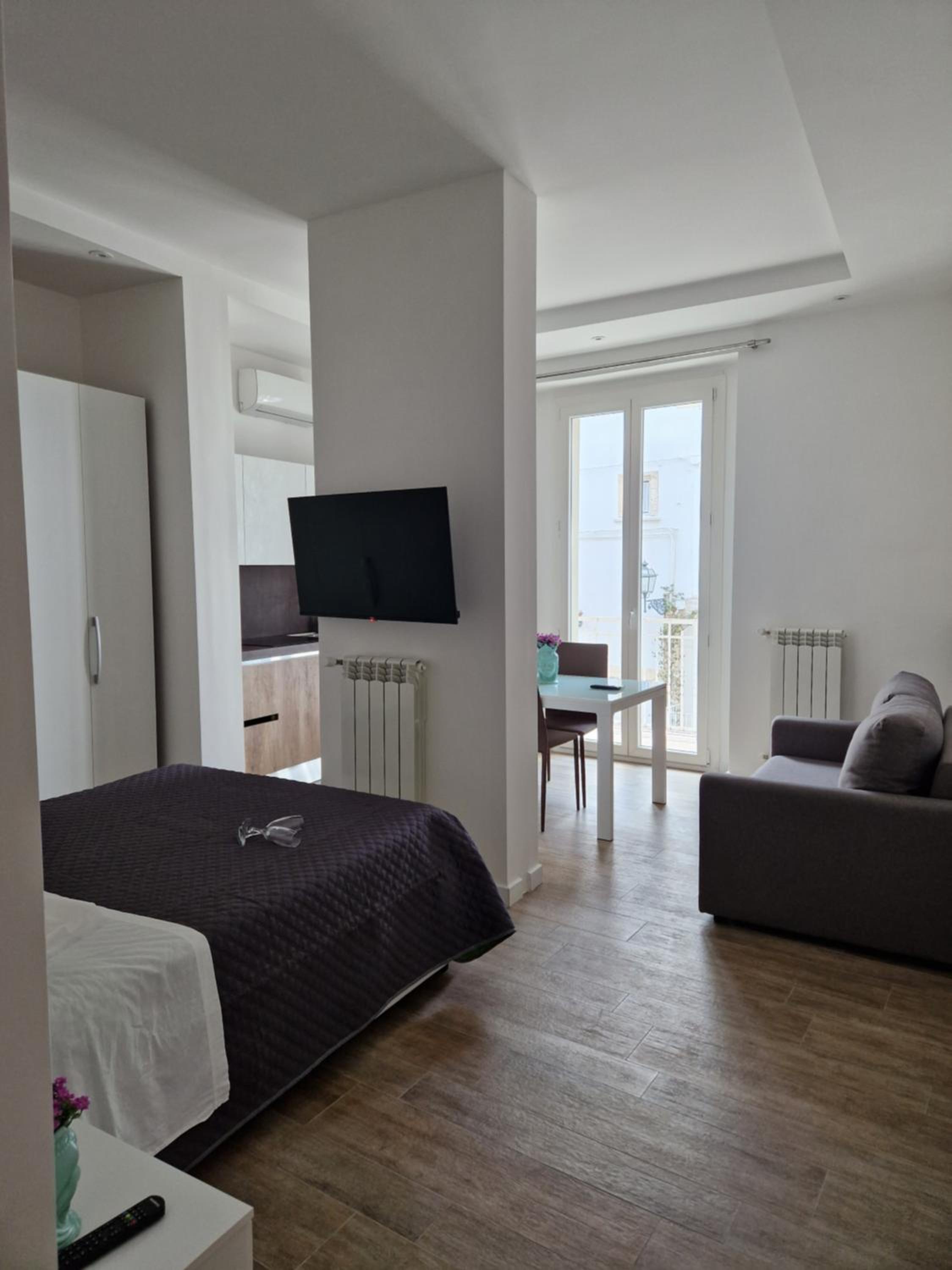 Apartment With Balcony photo 3
