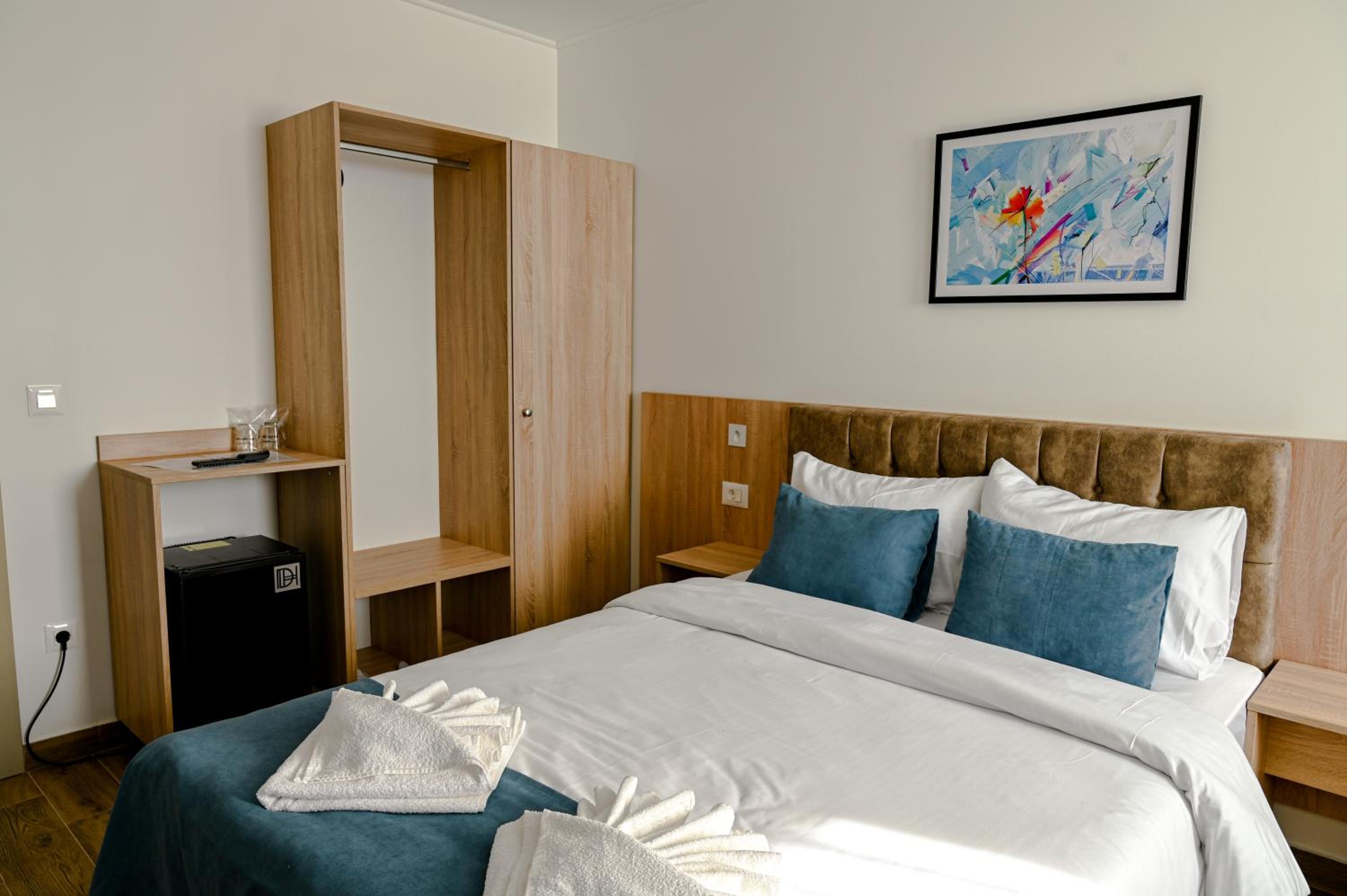 Double Room - Photo 6