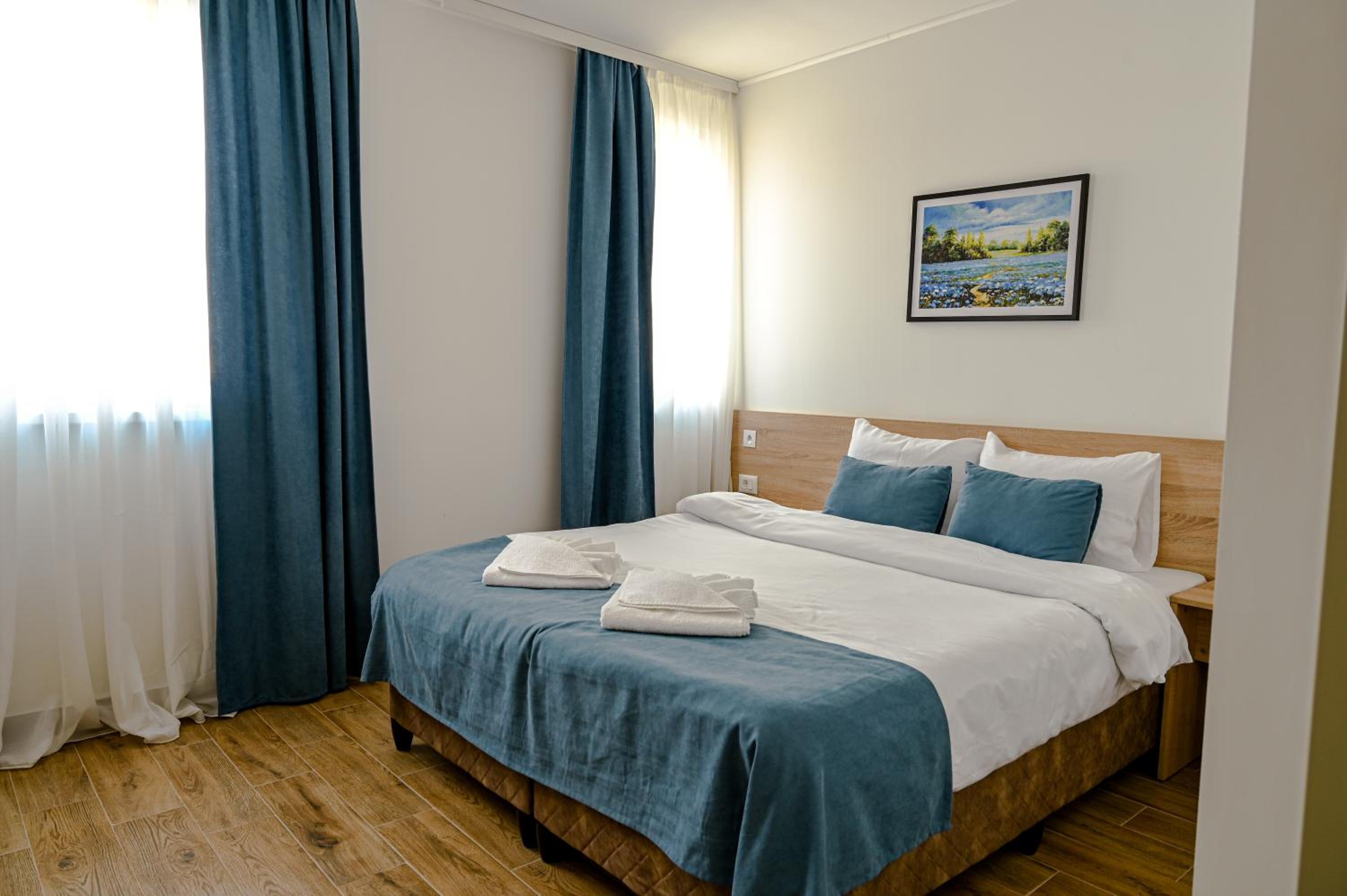 Double Room - Photo 8