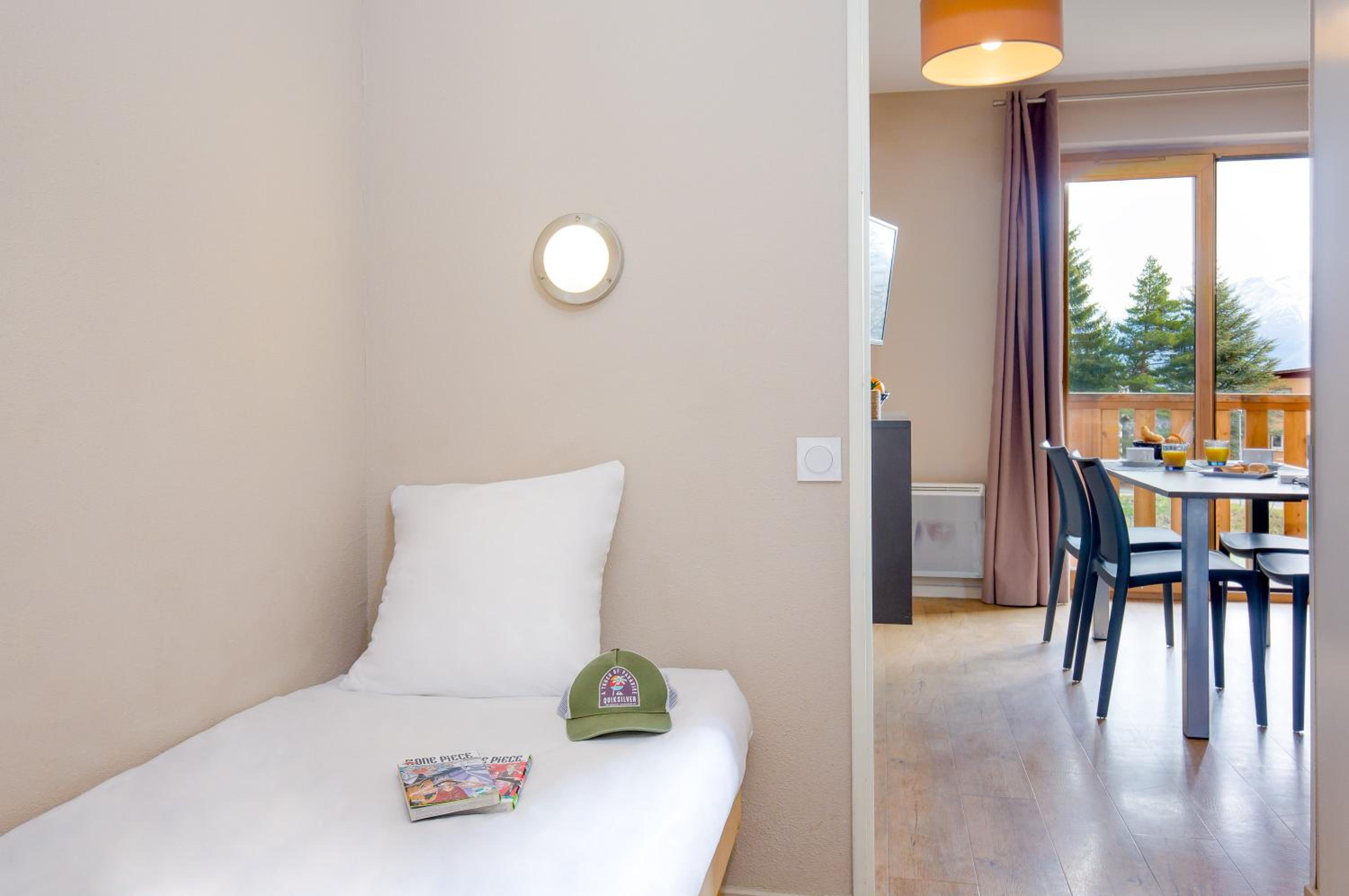 One-Bedroom Apartment (5 Adults) - Photo 19