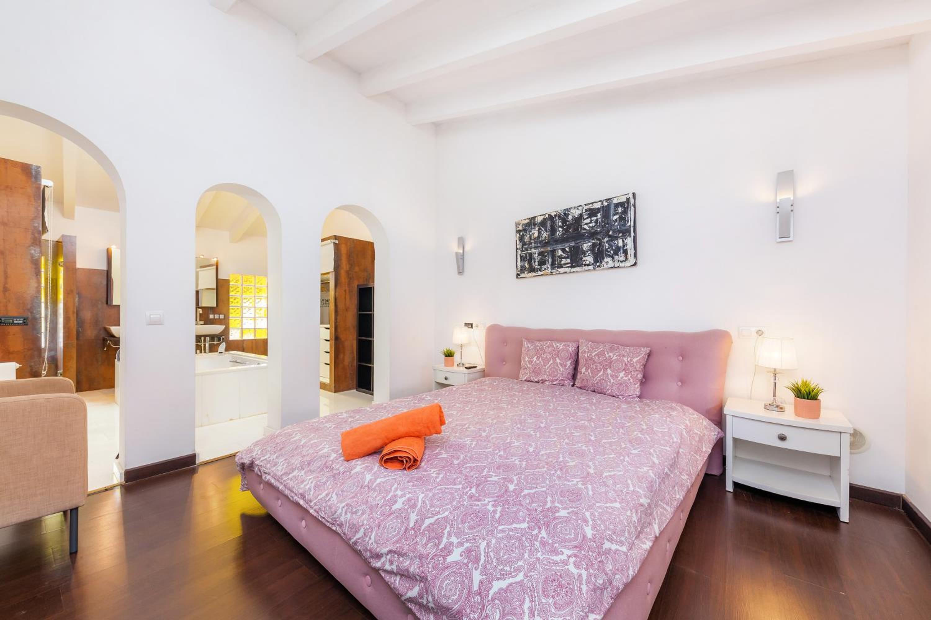 Villa with Garden View - Photo 8
