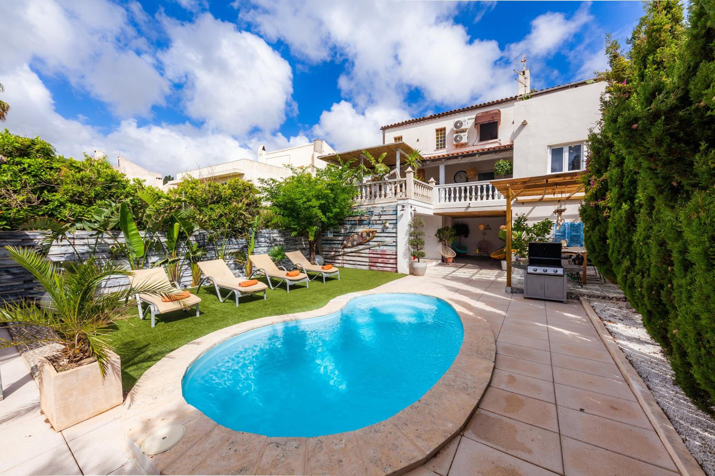 Villa with Garden View - Photo 26