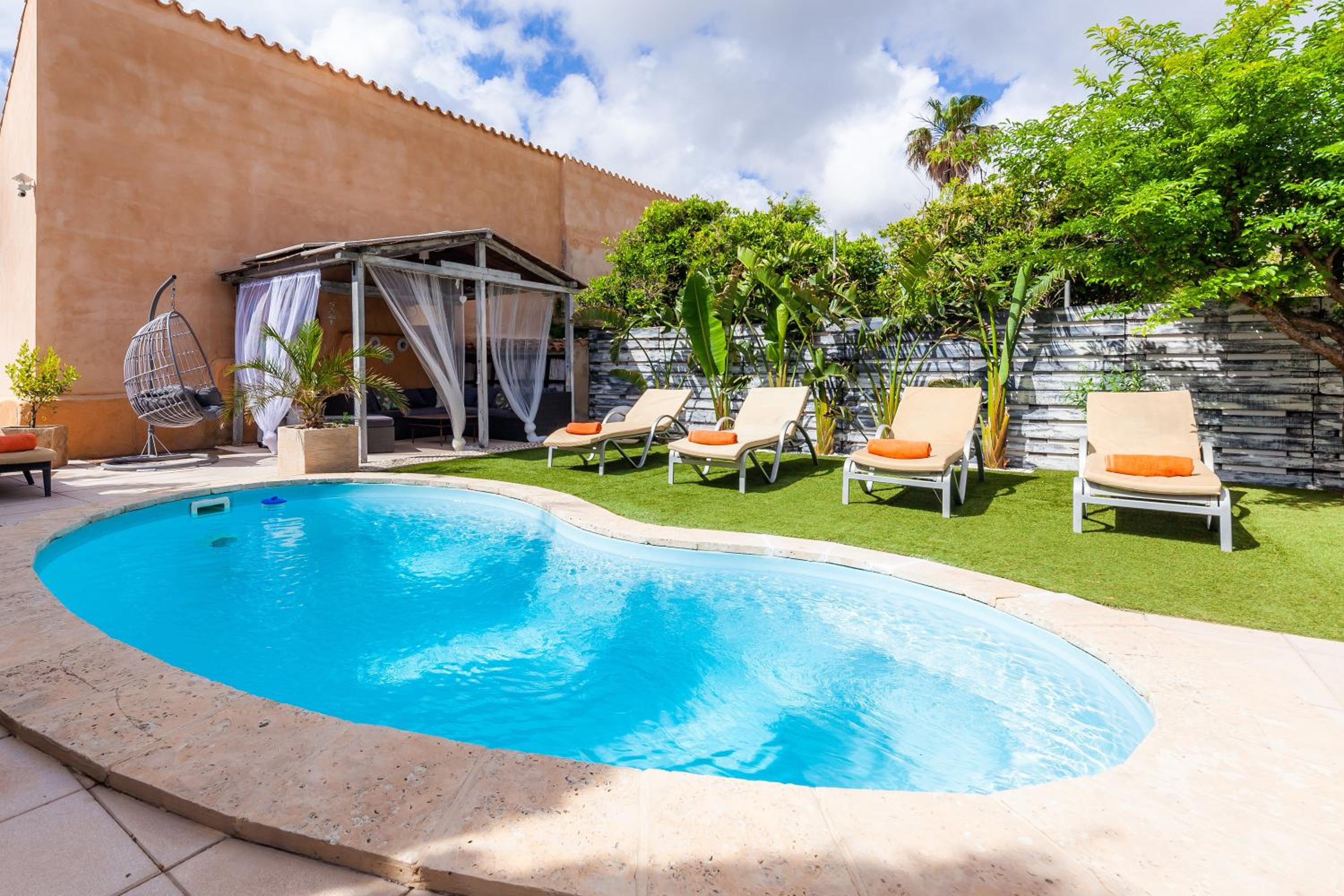Villa with Garden View - Photo 27