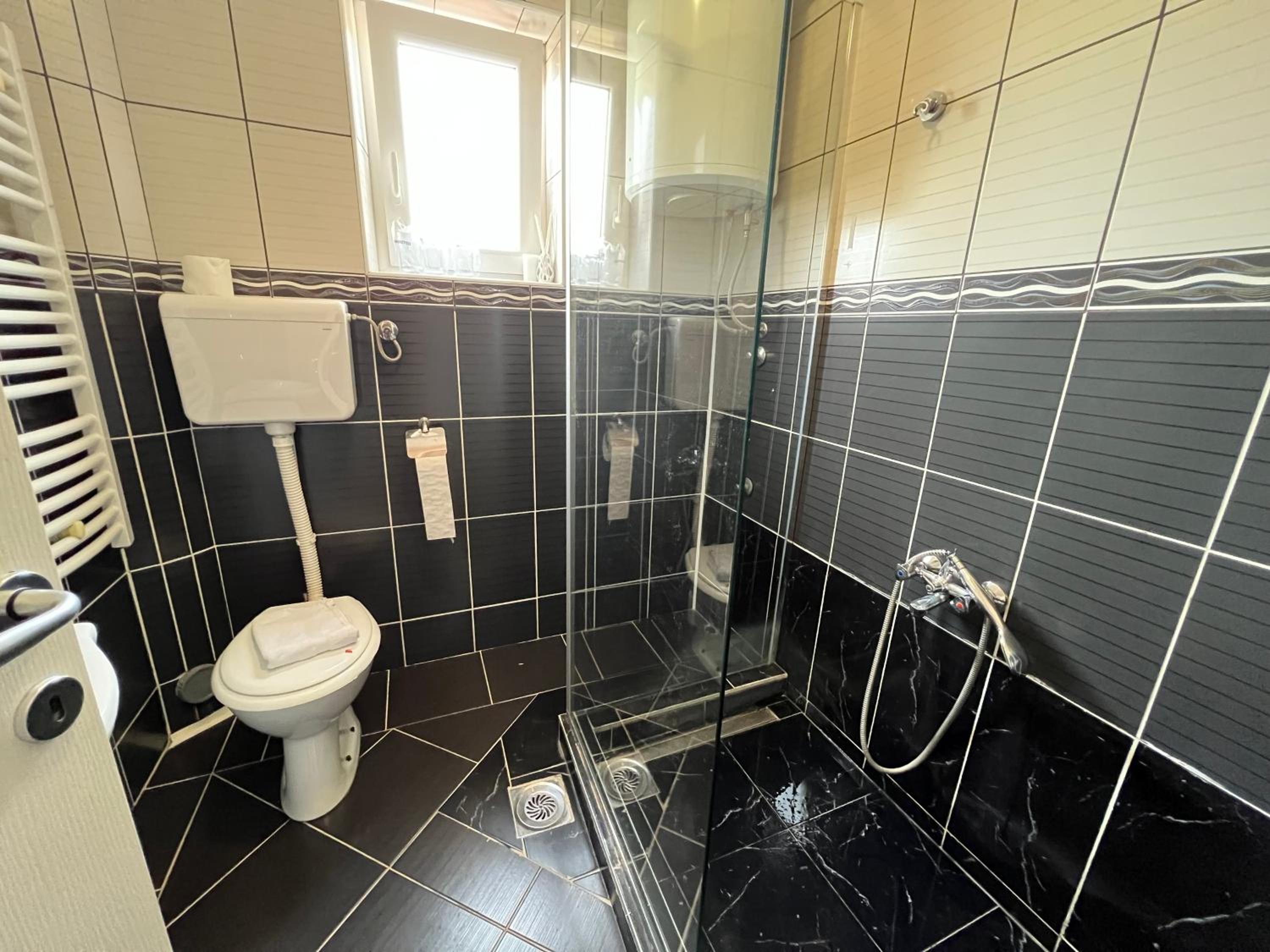 Deluxe Triple Room photo 3