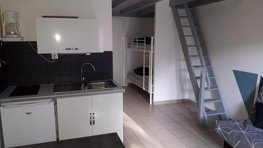 Studio - Split Level photo 2