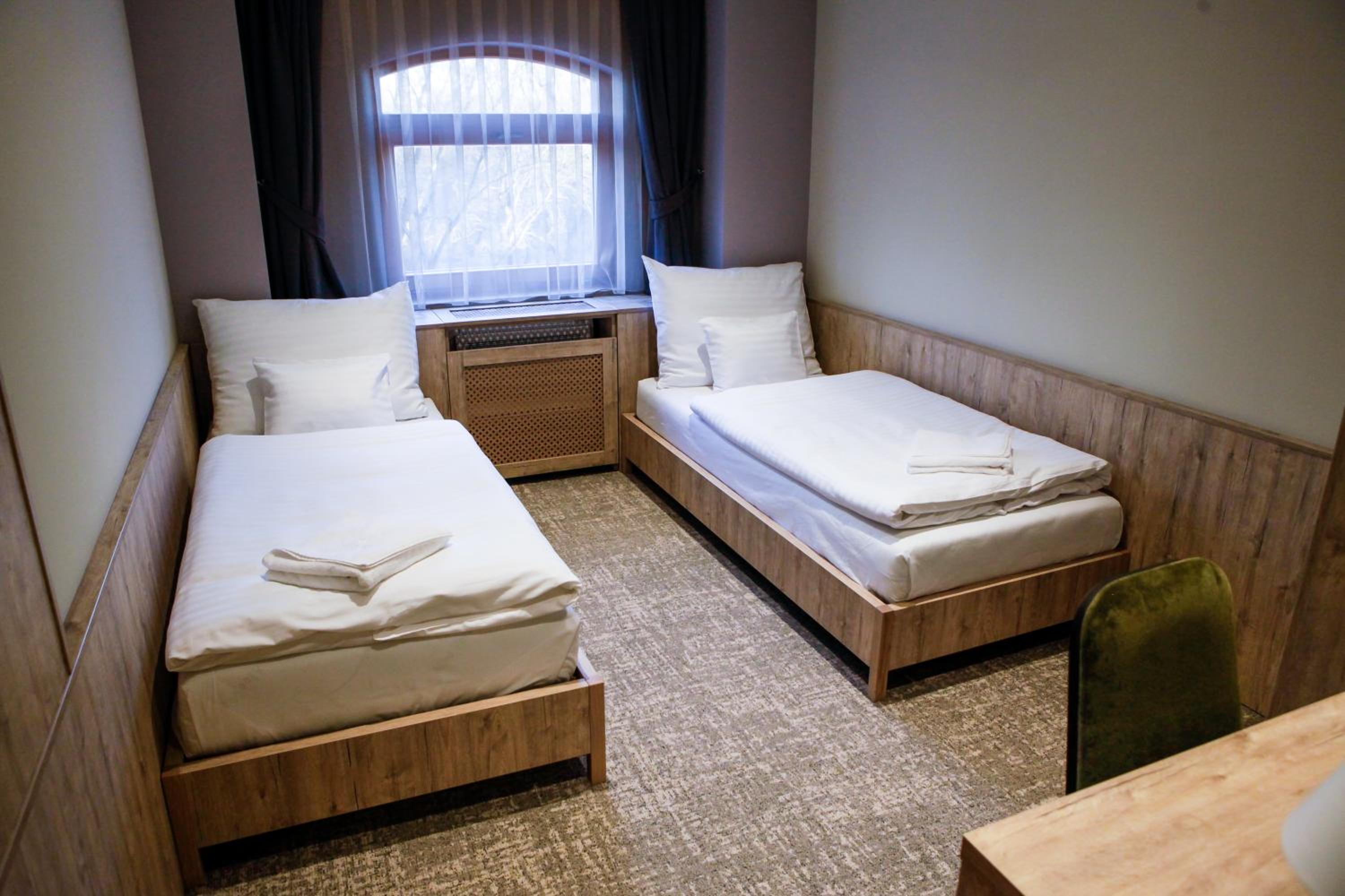 Twin Room - Photo 2