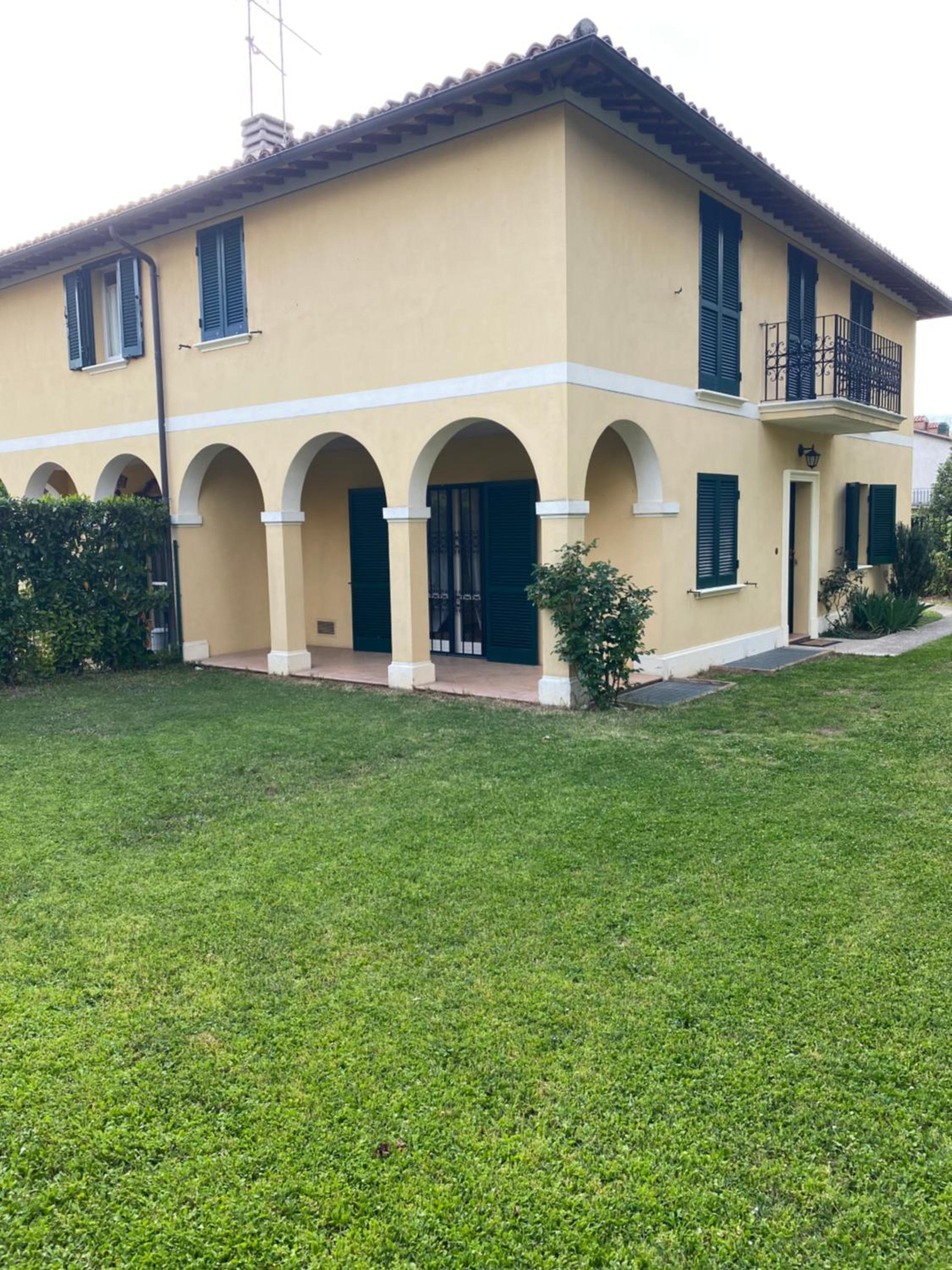 Three-Bedroom House photo 2