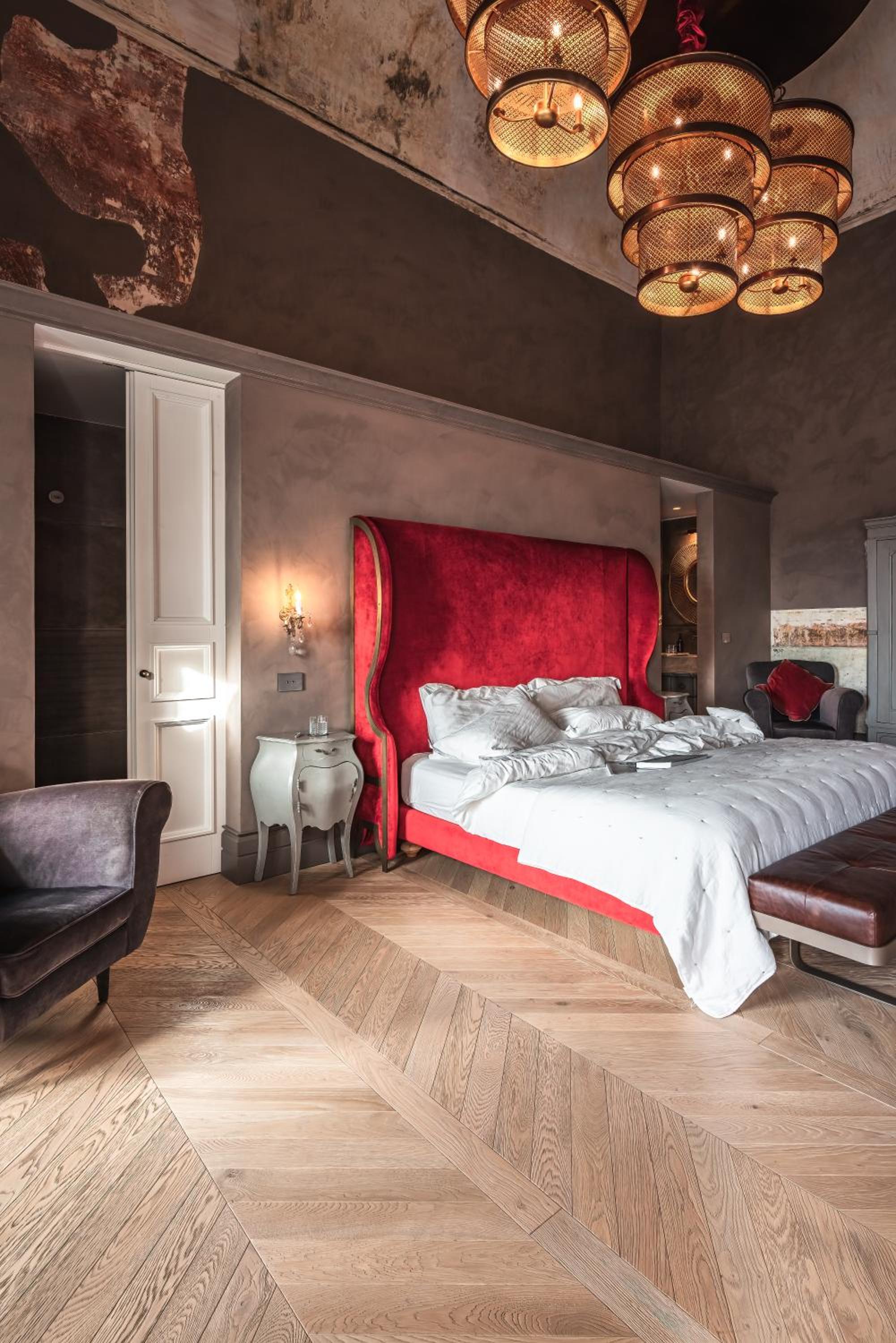 Superior King Suite