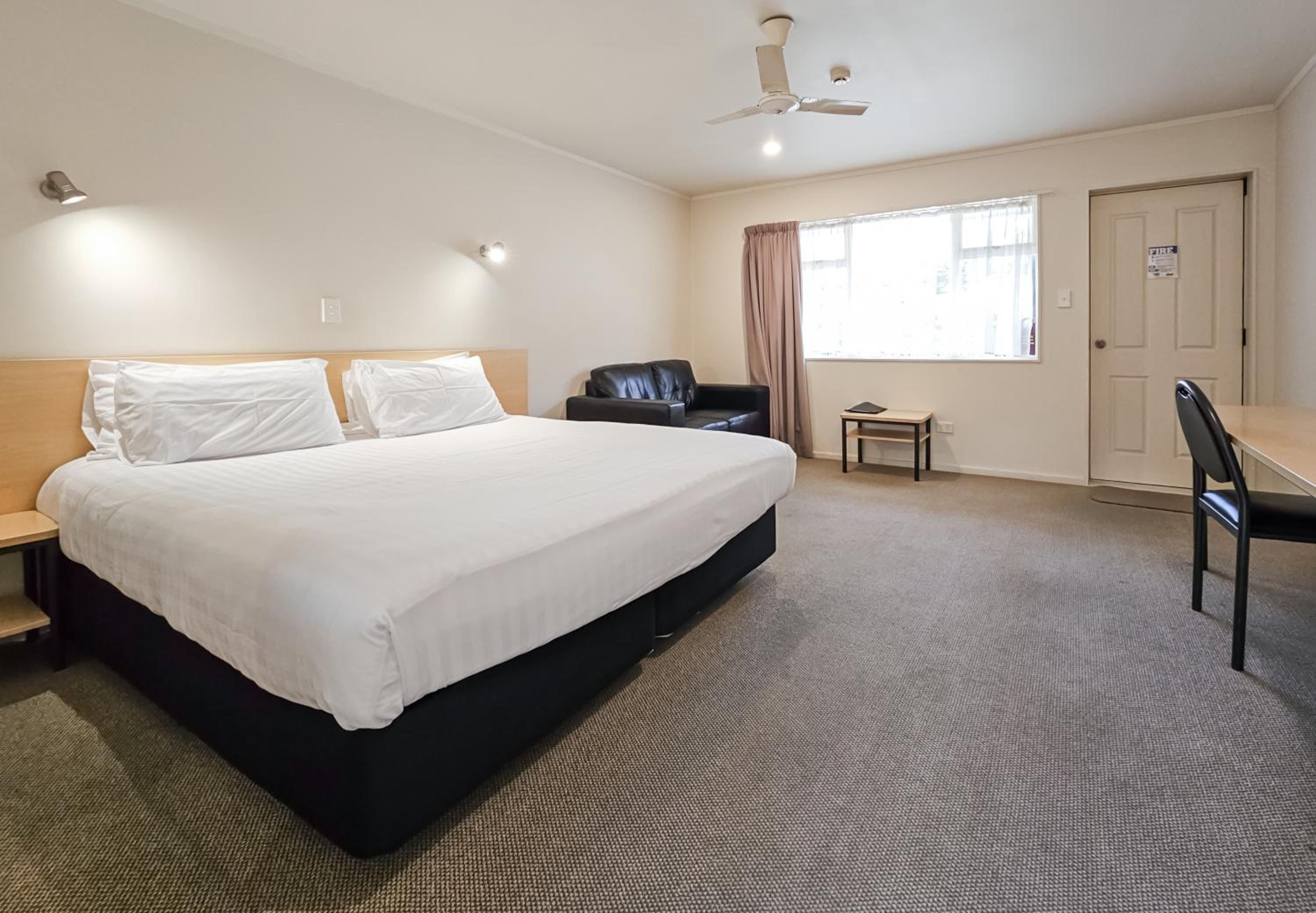 Superior King Studio with Spa Bath - Photo 3