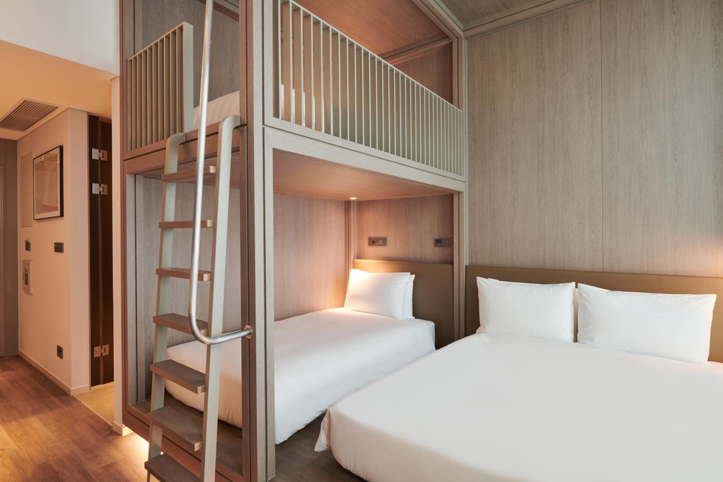Quadruple Room - Photo 1