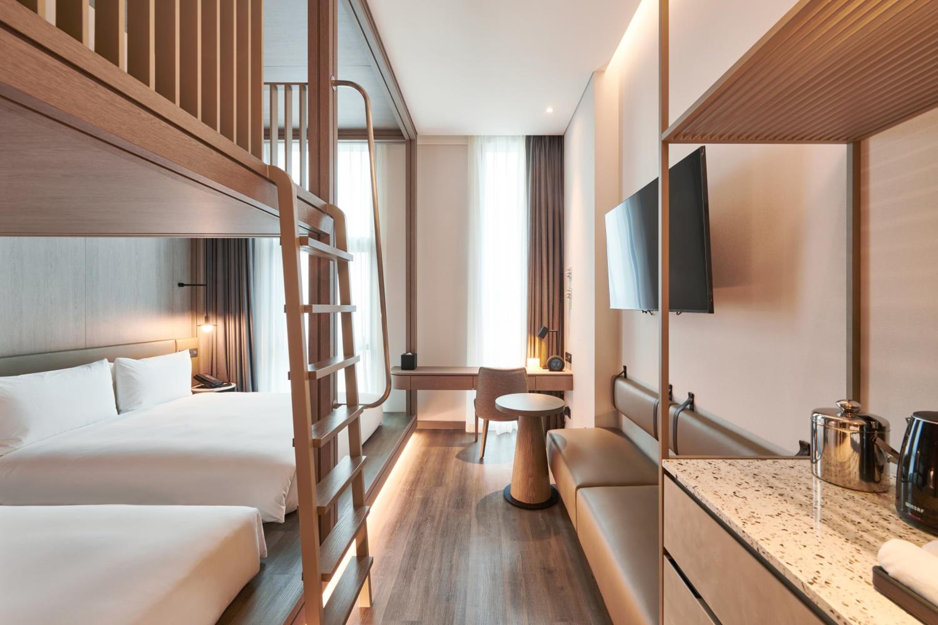Quadruple Room - Photo 6