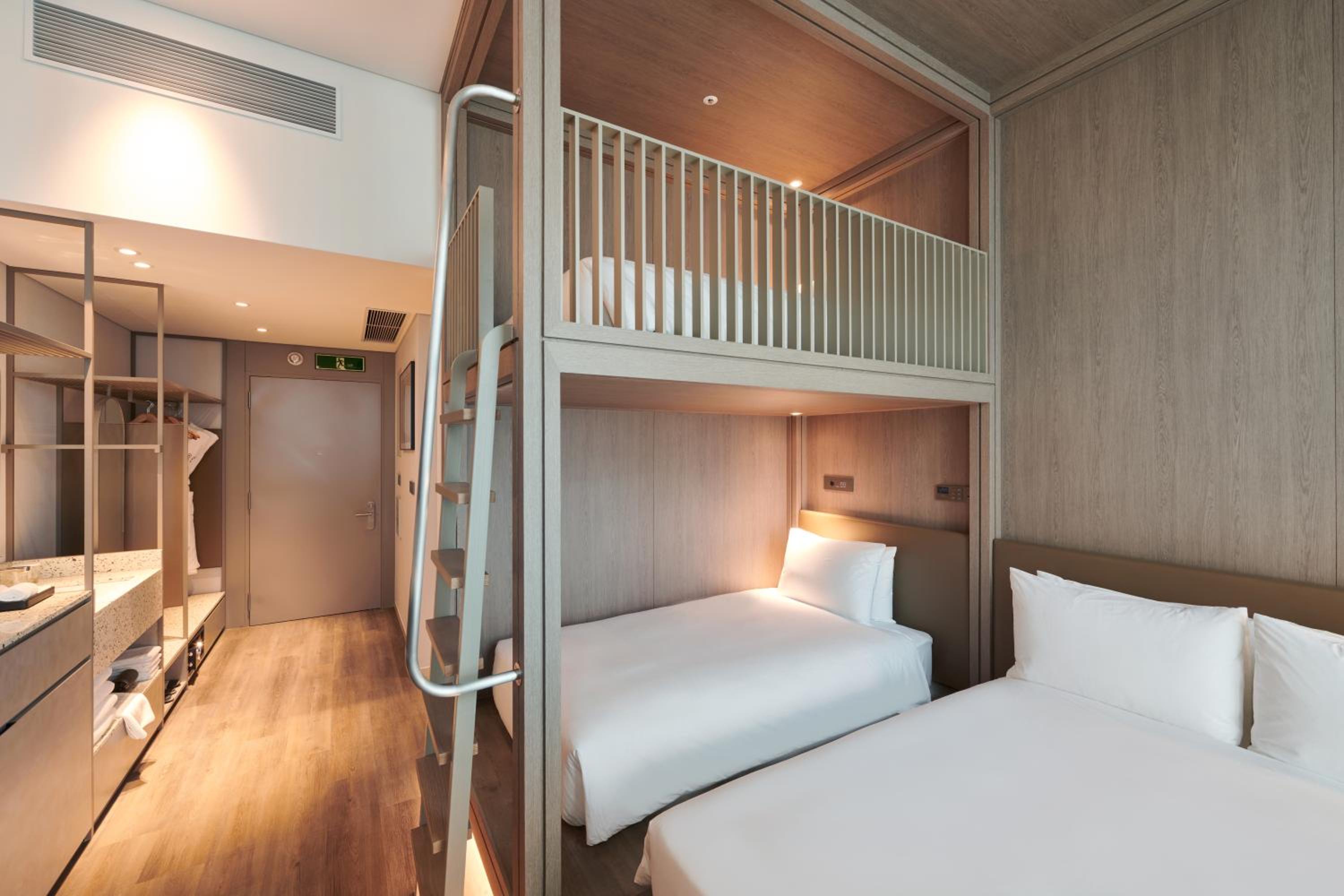 Quadruple Room - Photo 2