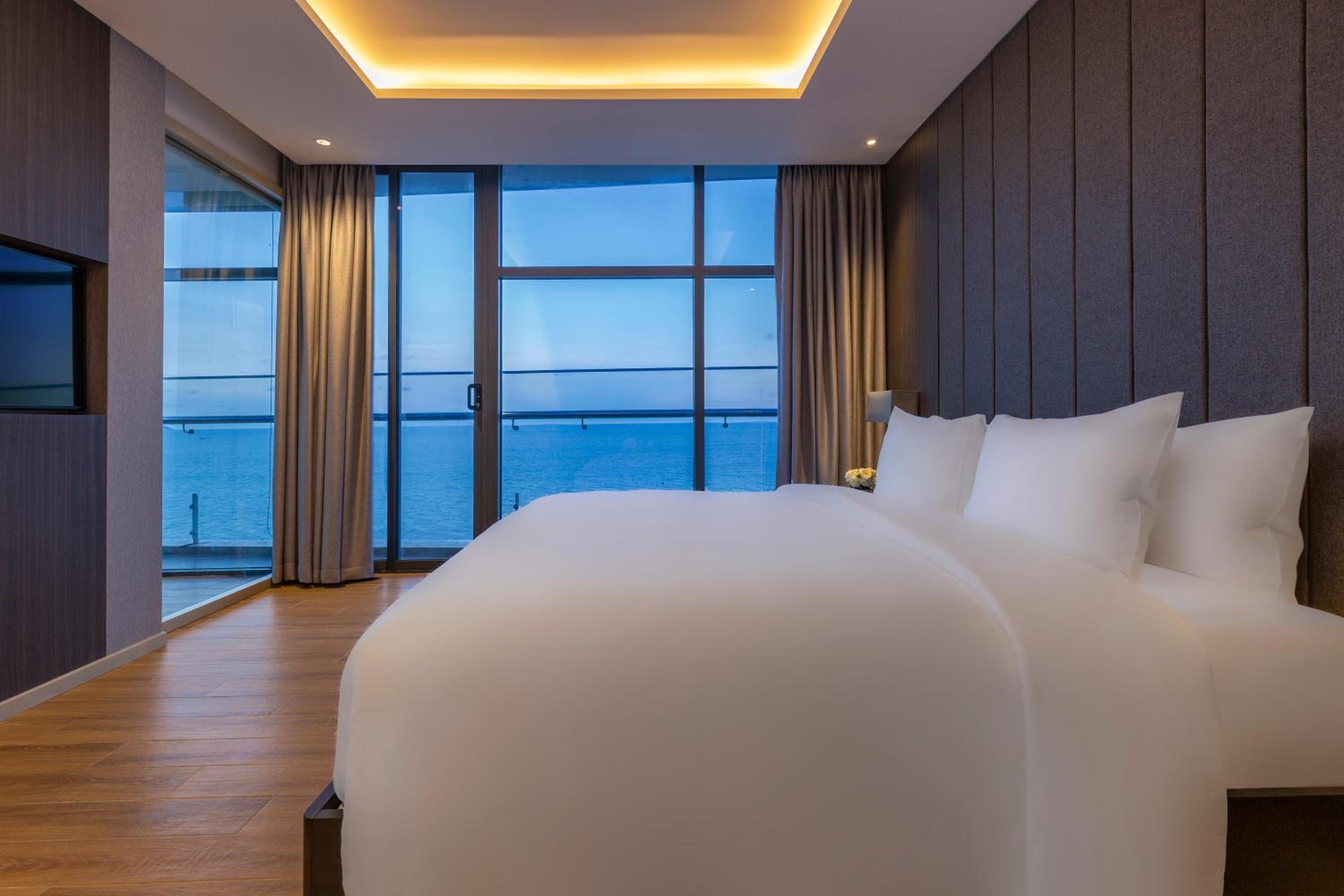 Premier Suite Oceanfront
