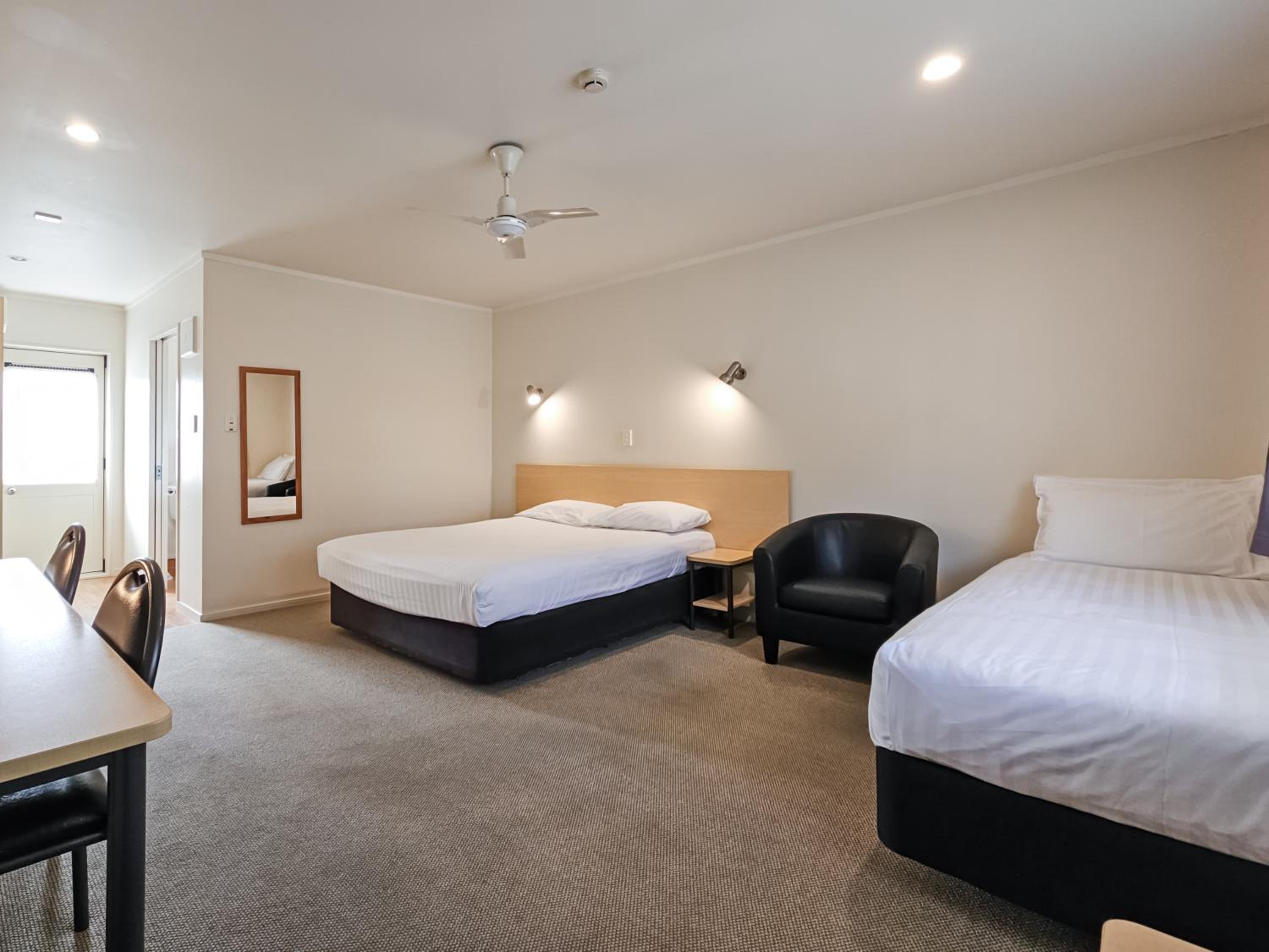 Superior Twin Room - Photo 2