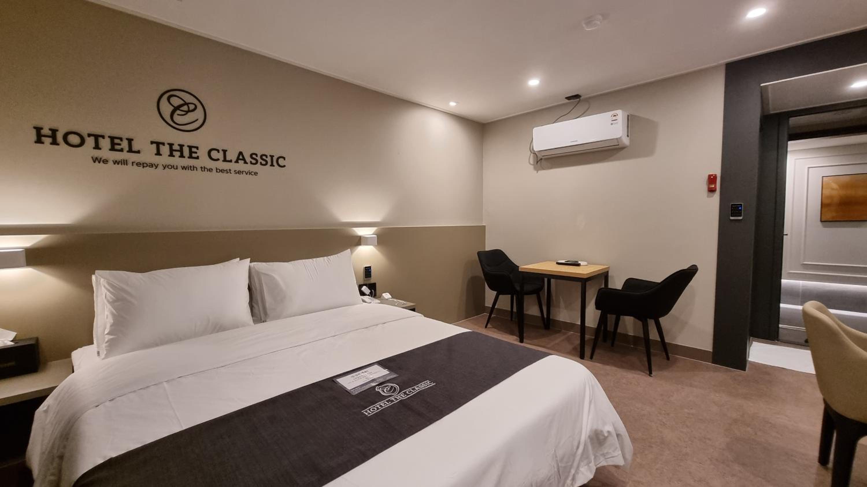 Deluxe Room - Photo 1