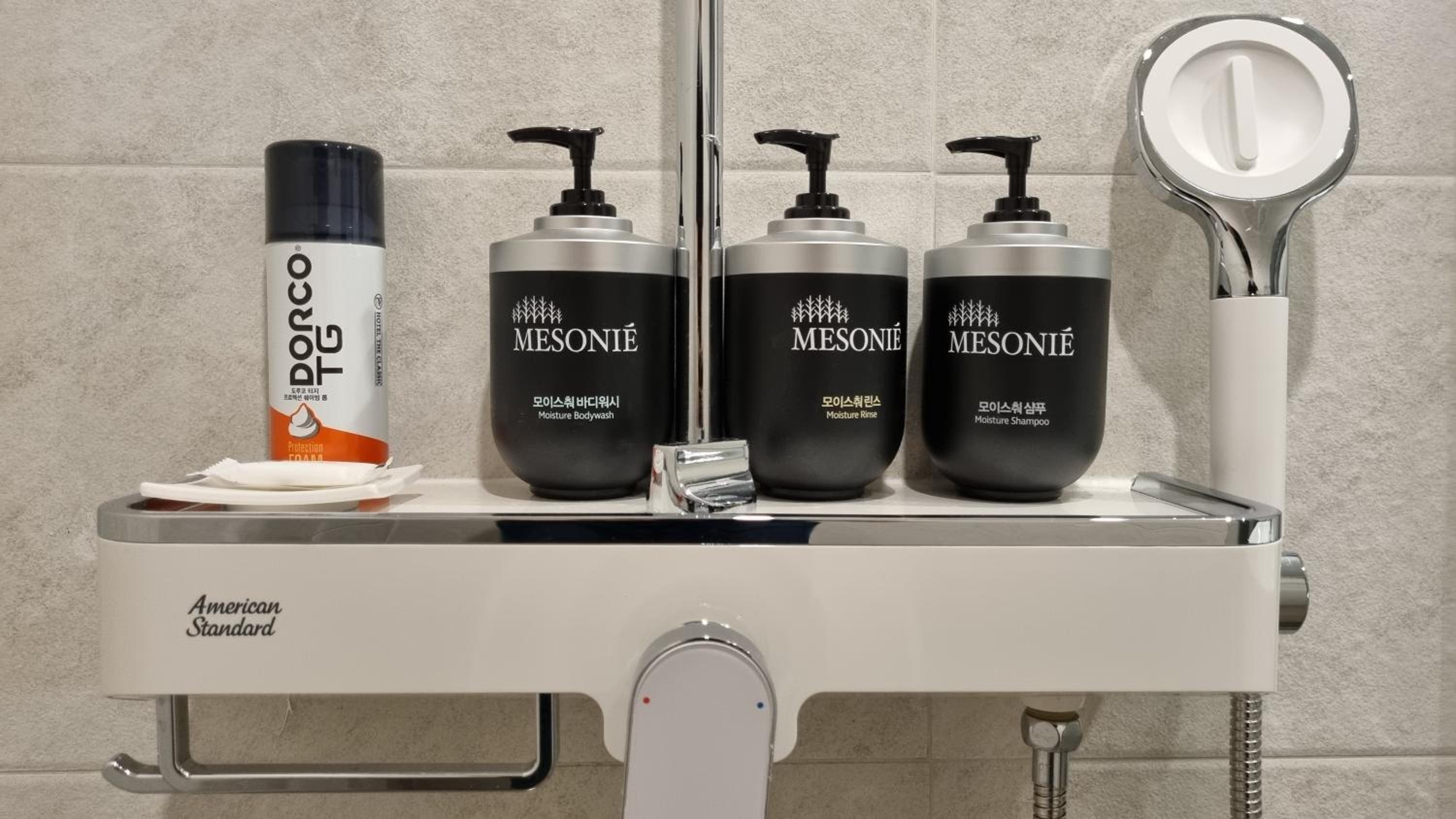 Deluxe Room - Photo 9