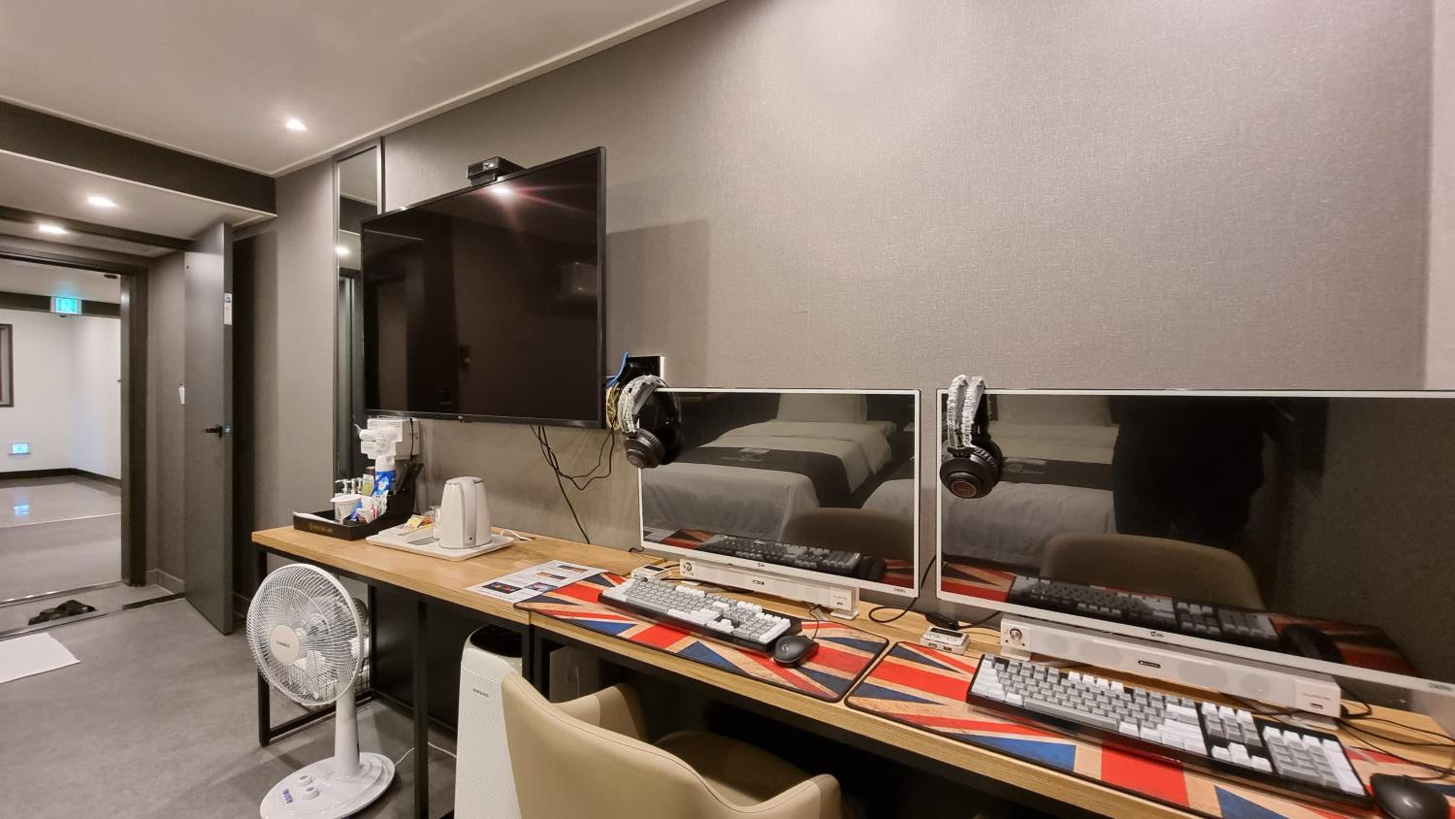 Twin Room with Private Bathroom