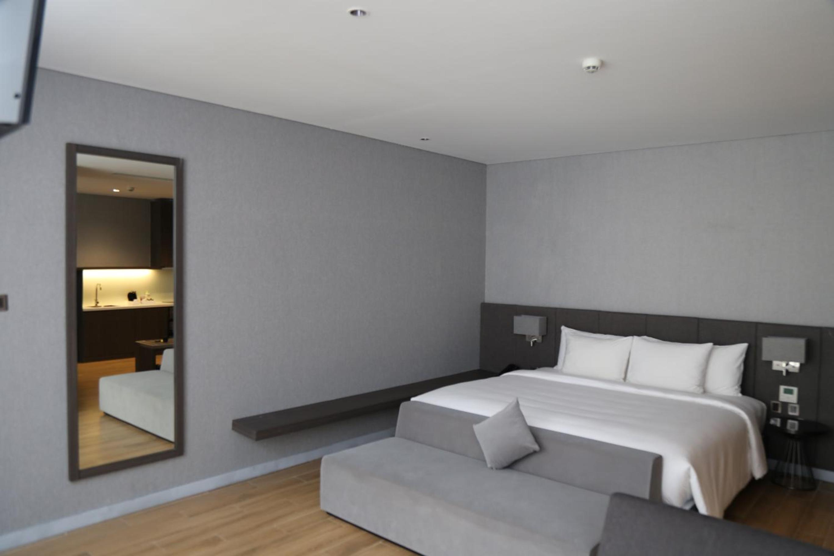Signature Suite