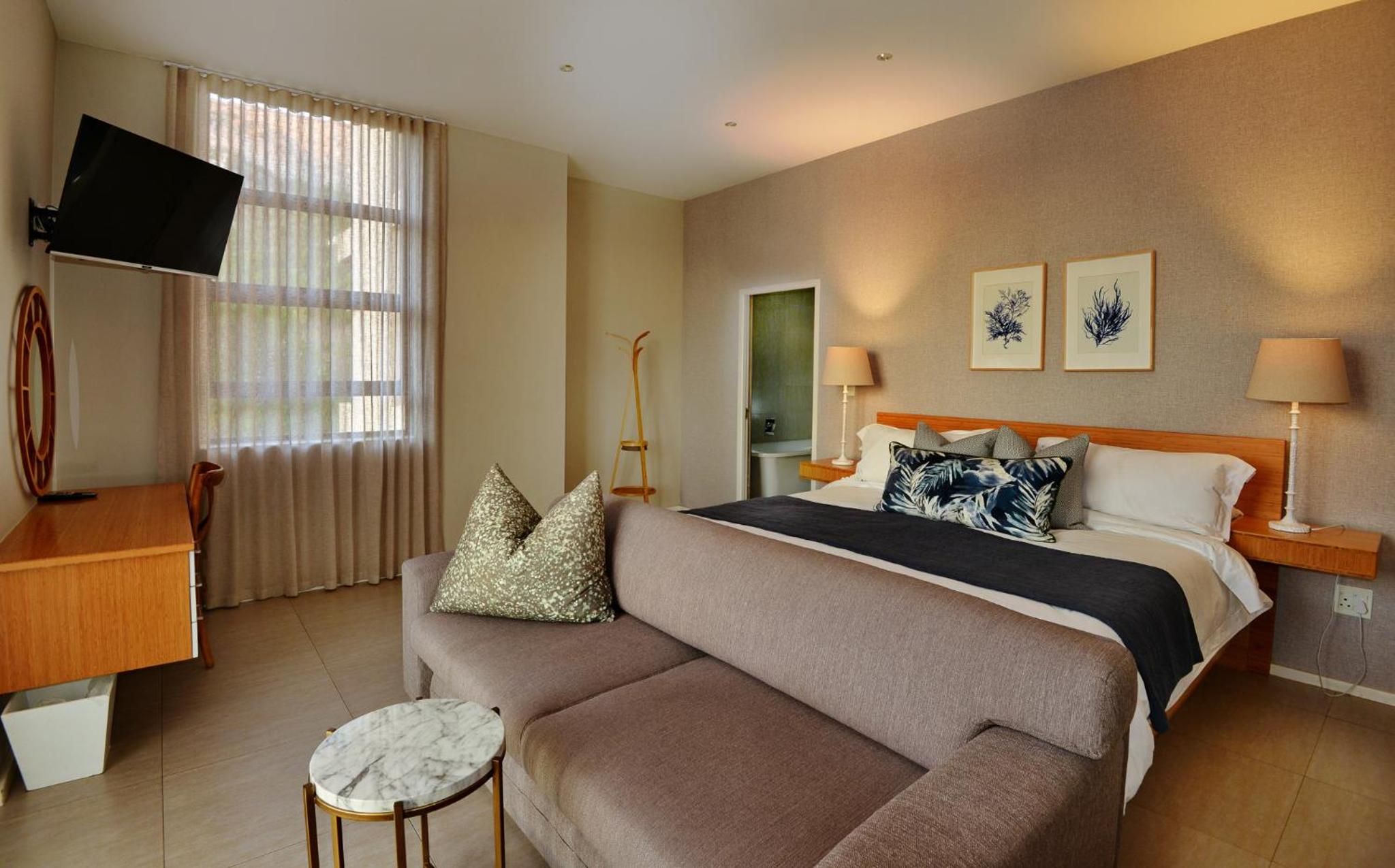 Deluxe Queen Room