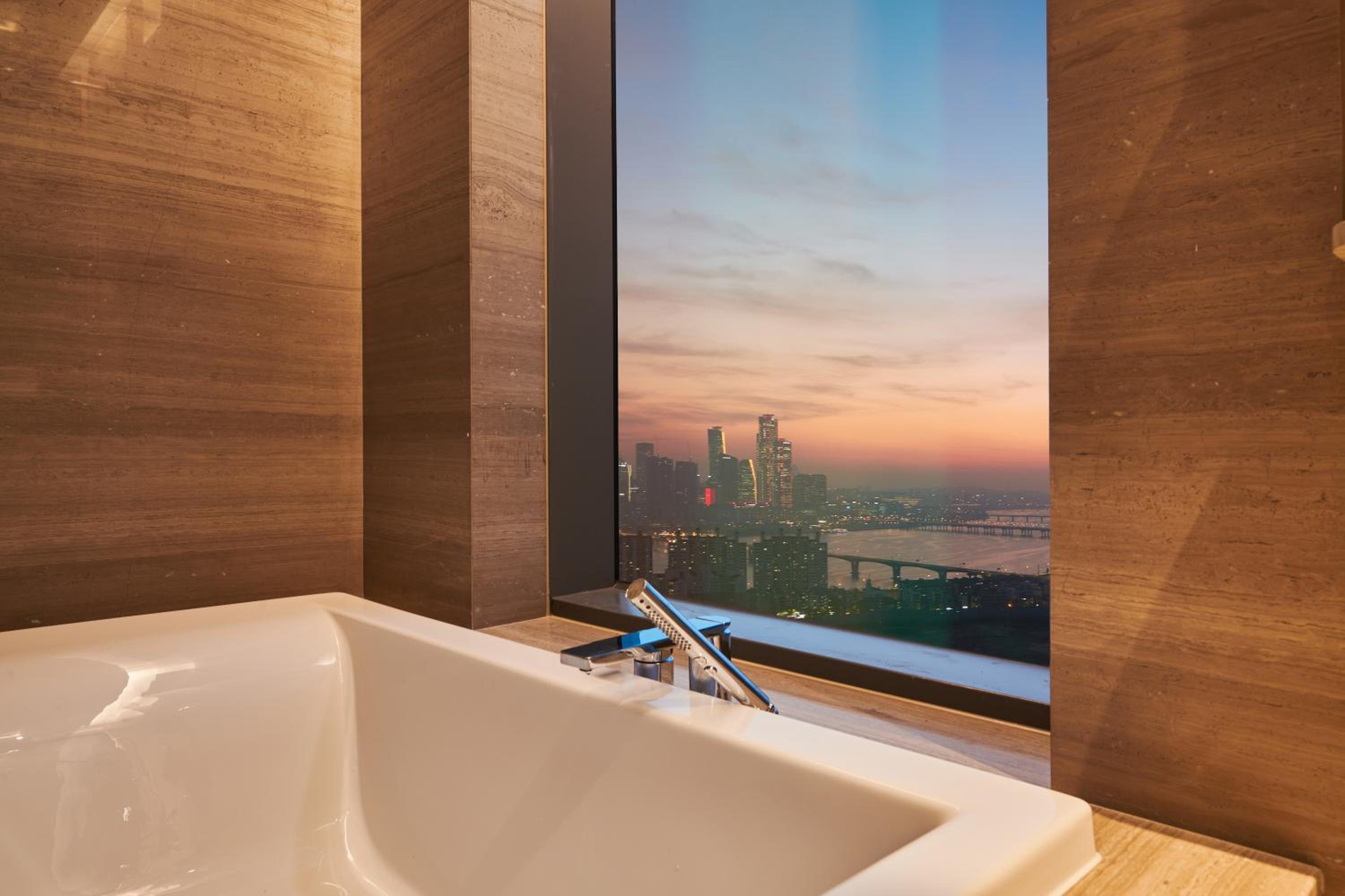 Prestige Suite - Photo 10