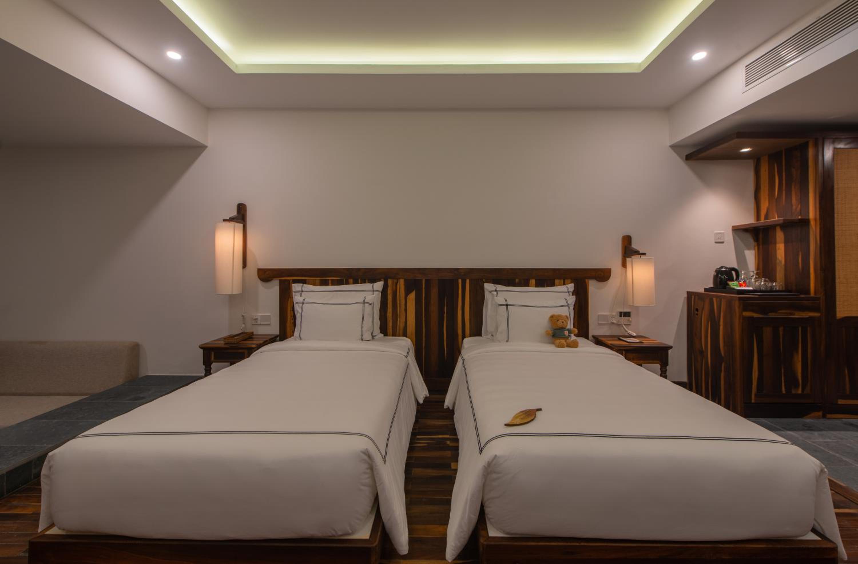 Twin Room with Balcony - Photo 1