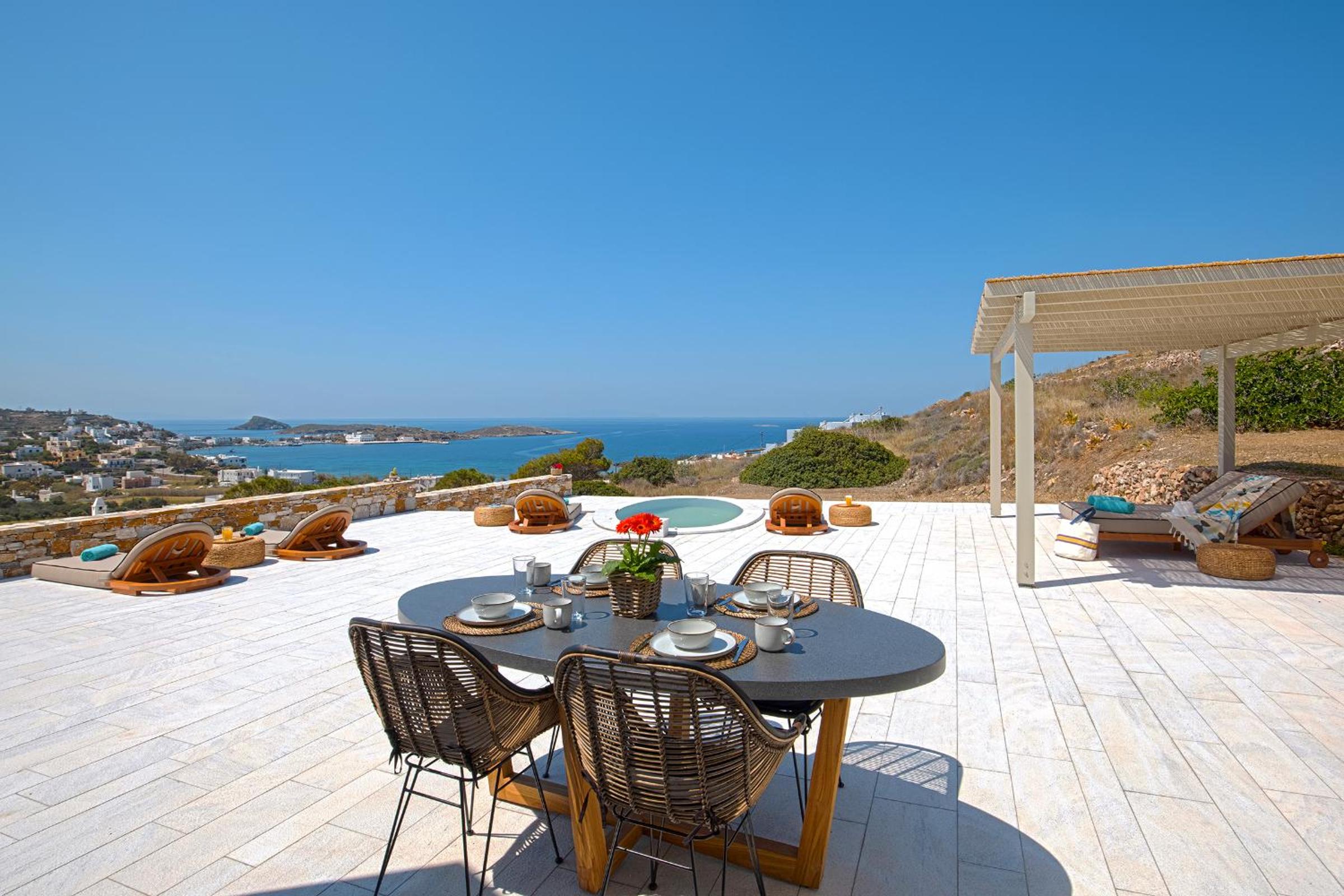 Three-Bedroom Villa photo 2