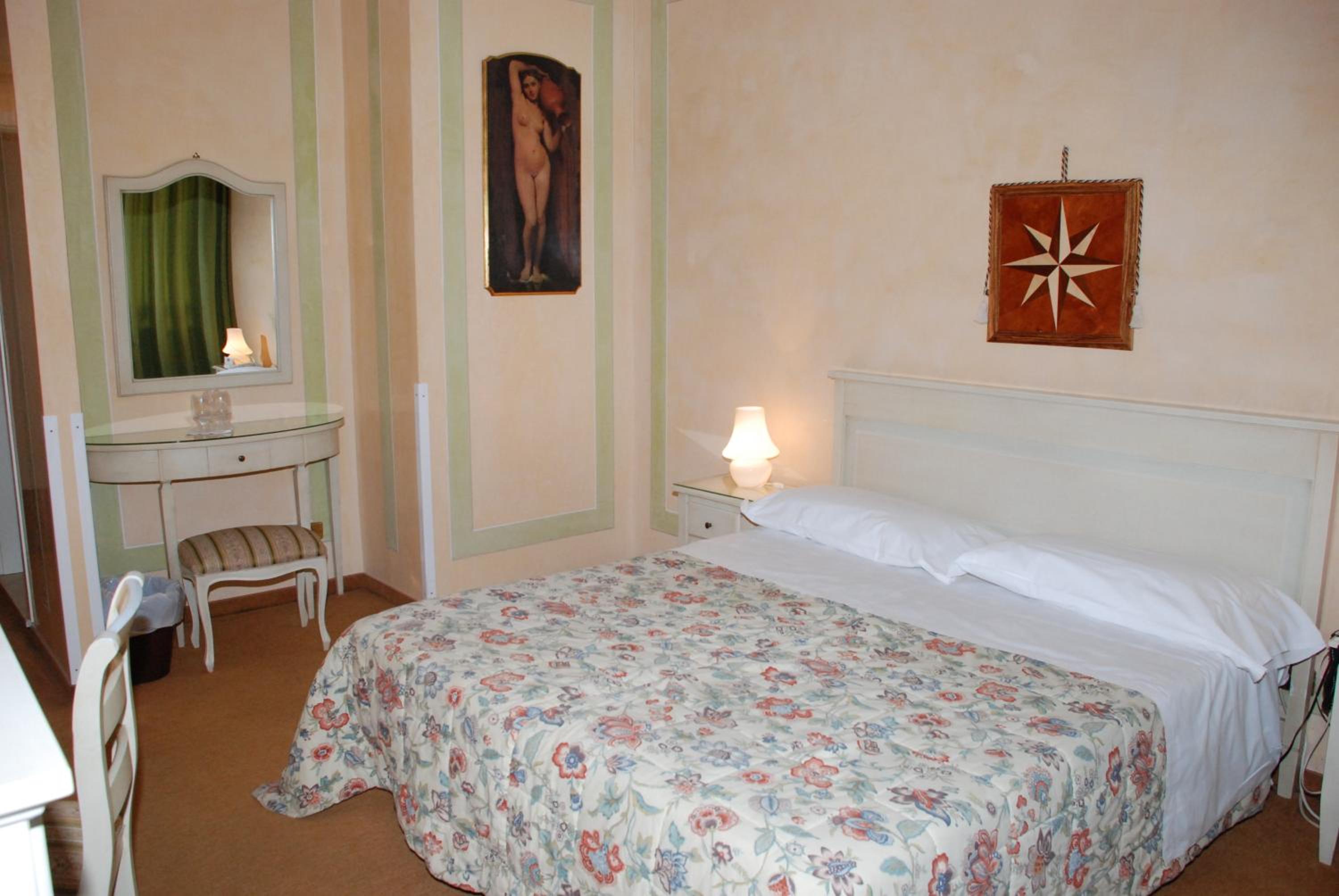 Double or Twin Room photo 2