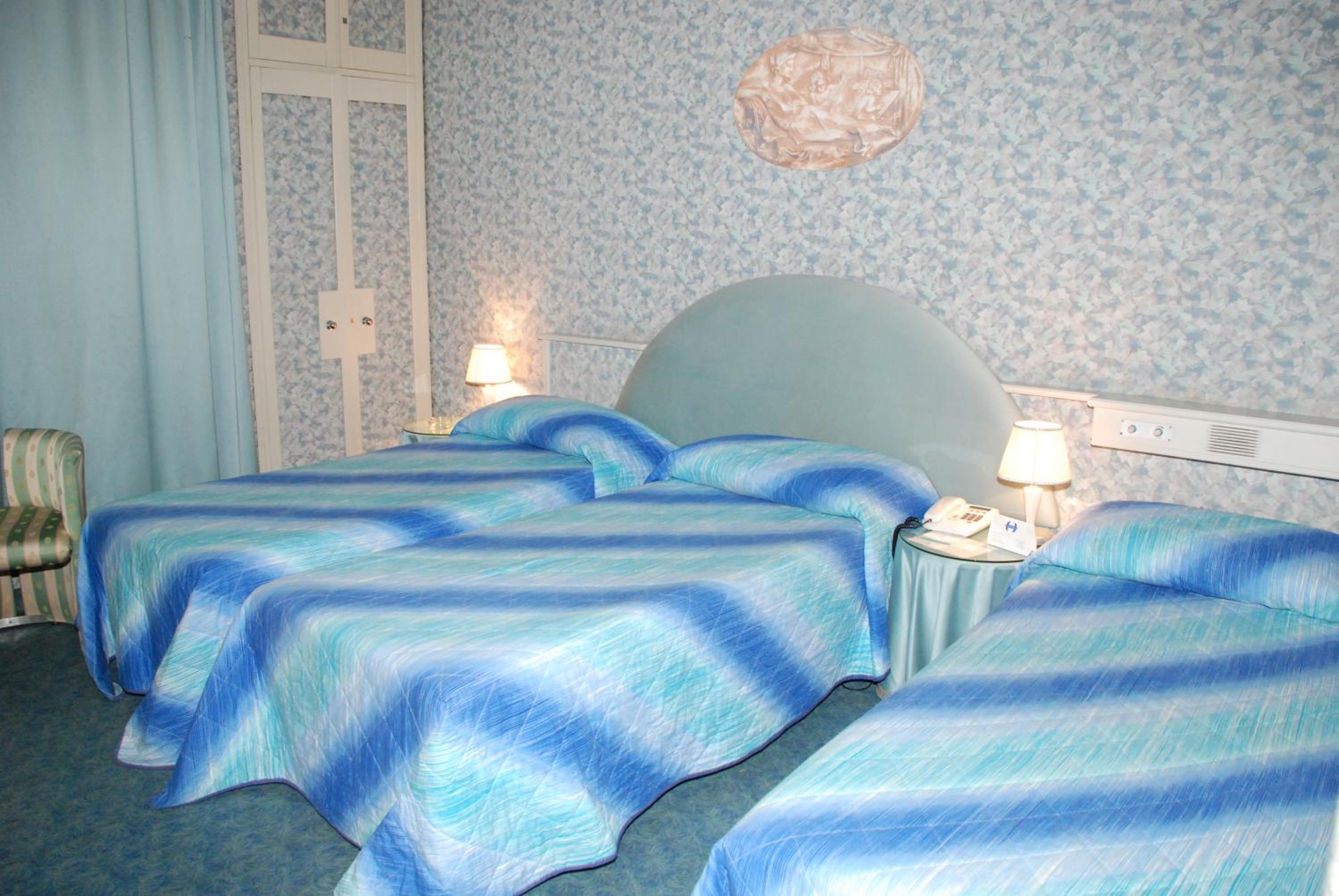 Triple Room photo 2