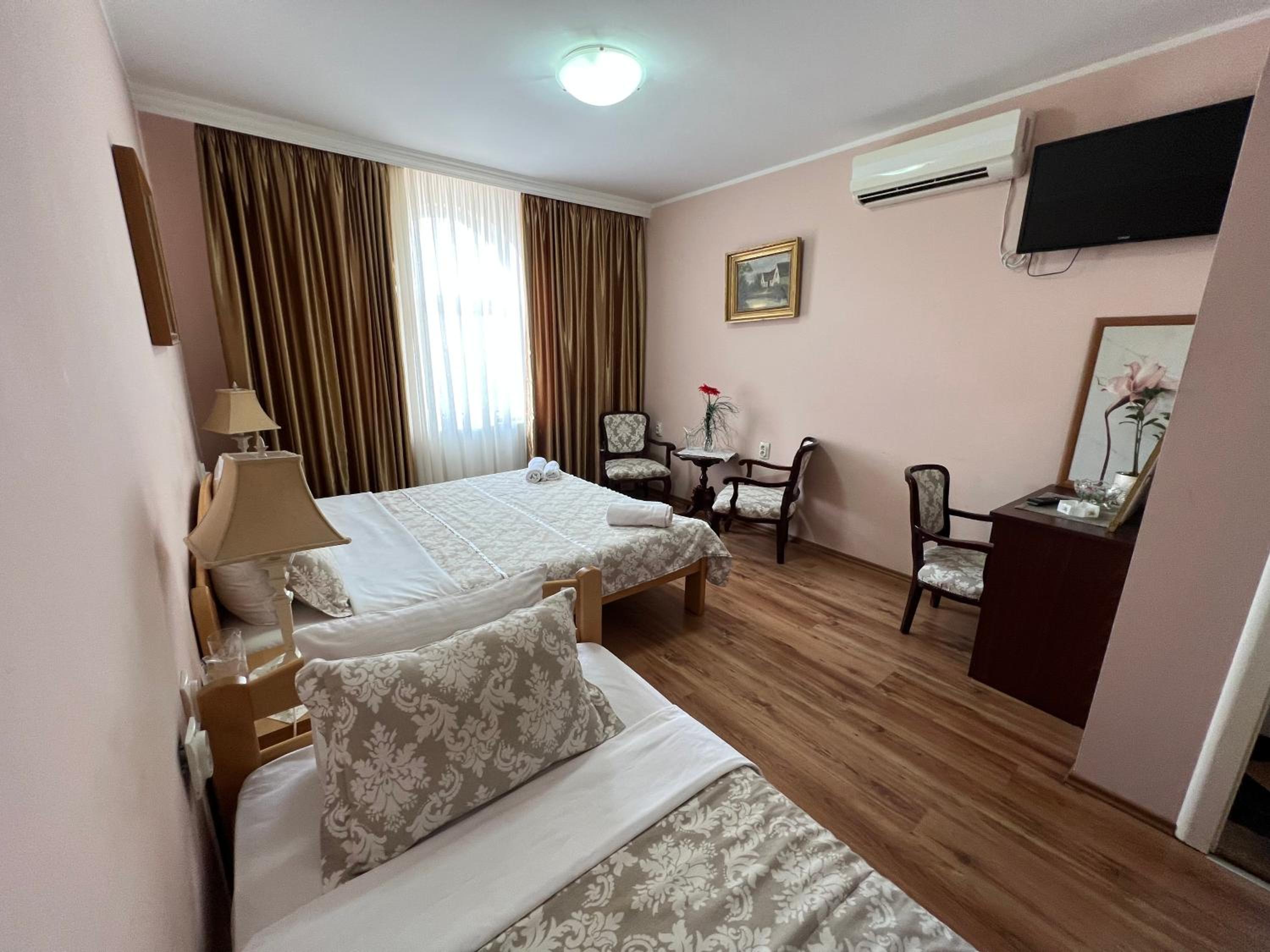 Triple Room with Bathroom photo 1