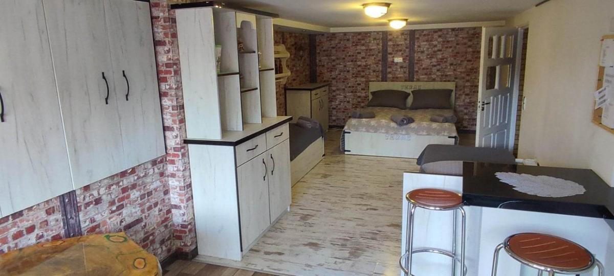 Quadruple Room with Private Bathroom - Photo 3