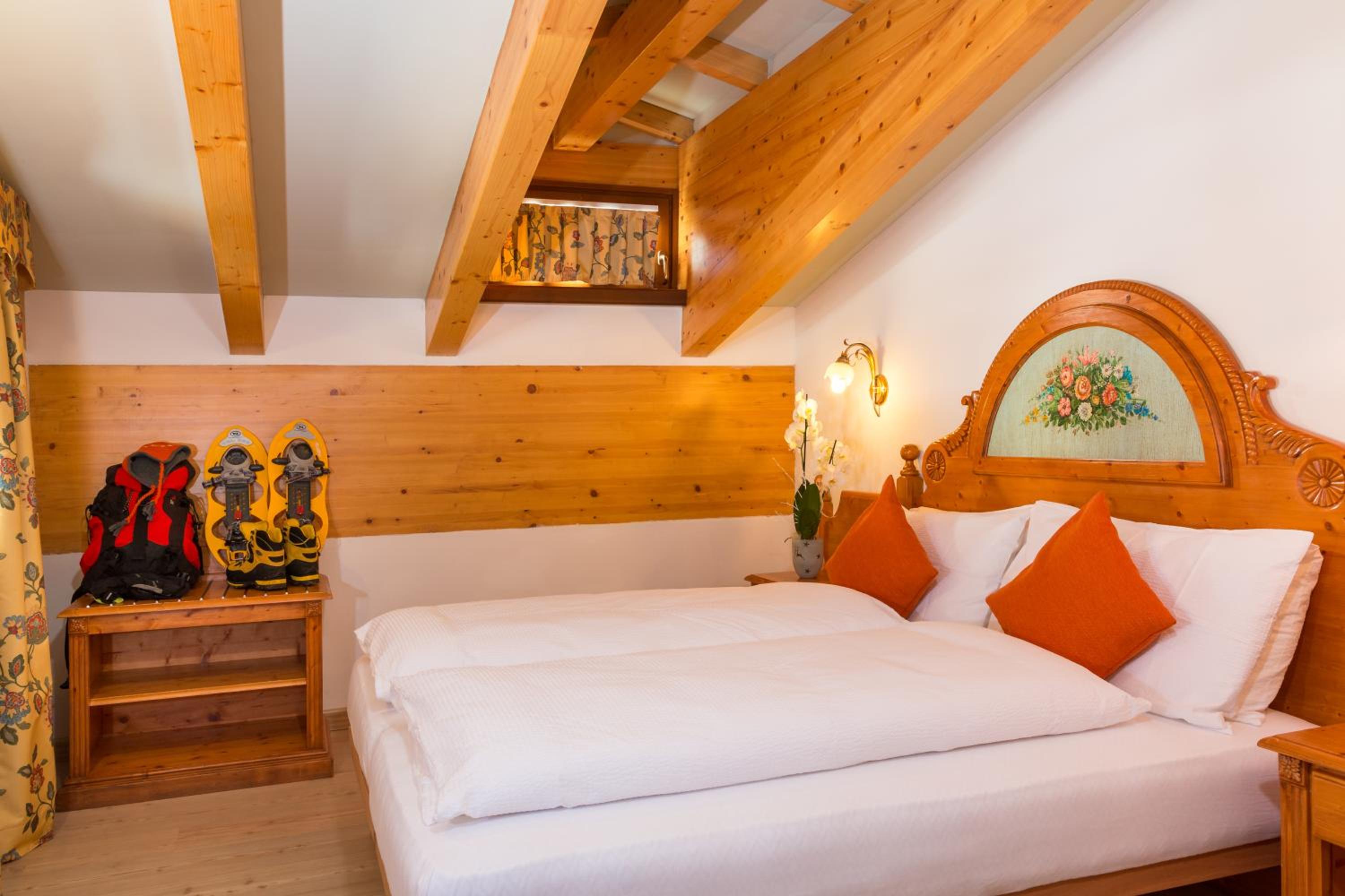 Standard Double or Twin Room - Photo 8