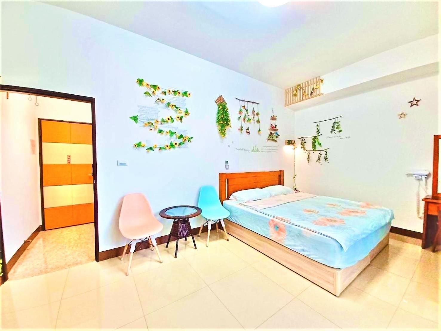 Queen Room with Balcony photo 2
