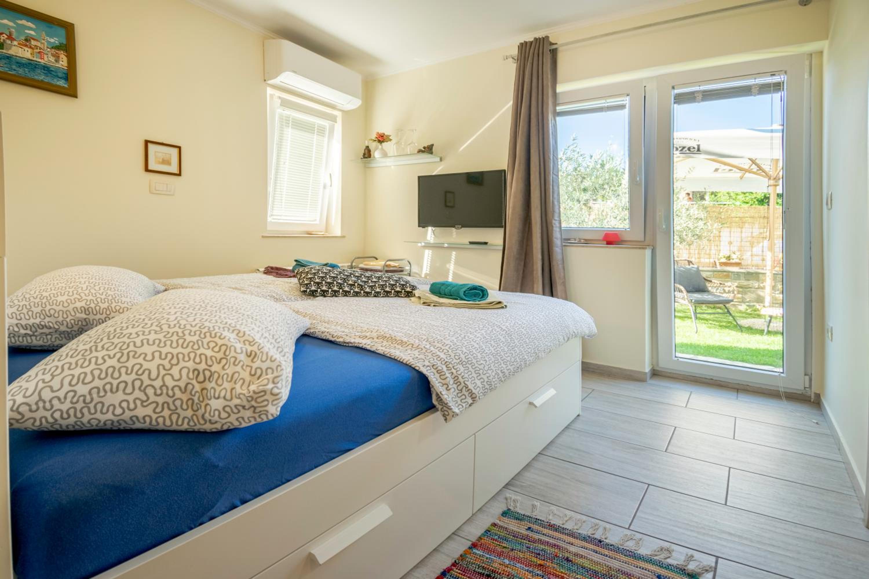 Double Room with Patio and Private External Kitchenette photo 1