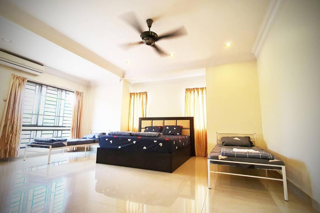 Four-Bedroom House photo 1