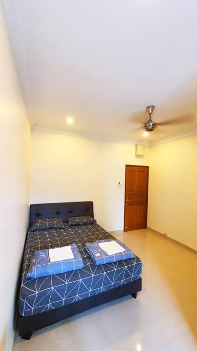 Four-Bedroom House photo 3
