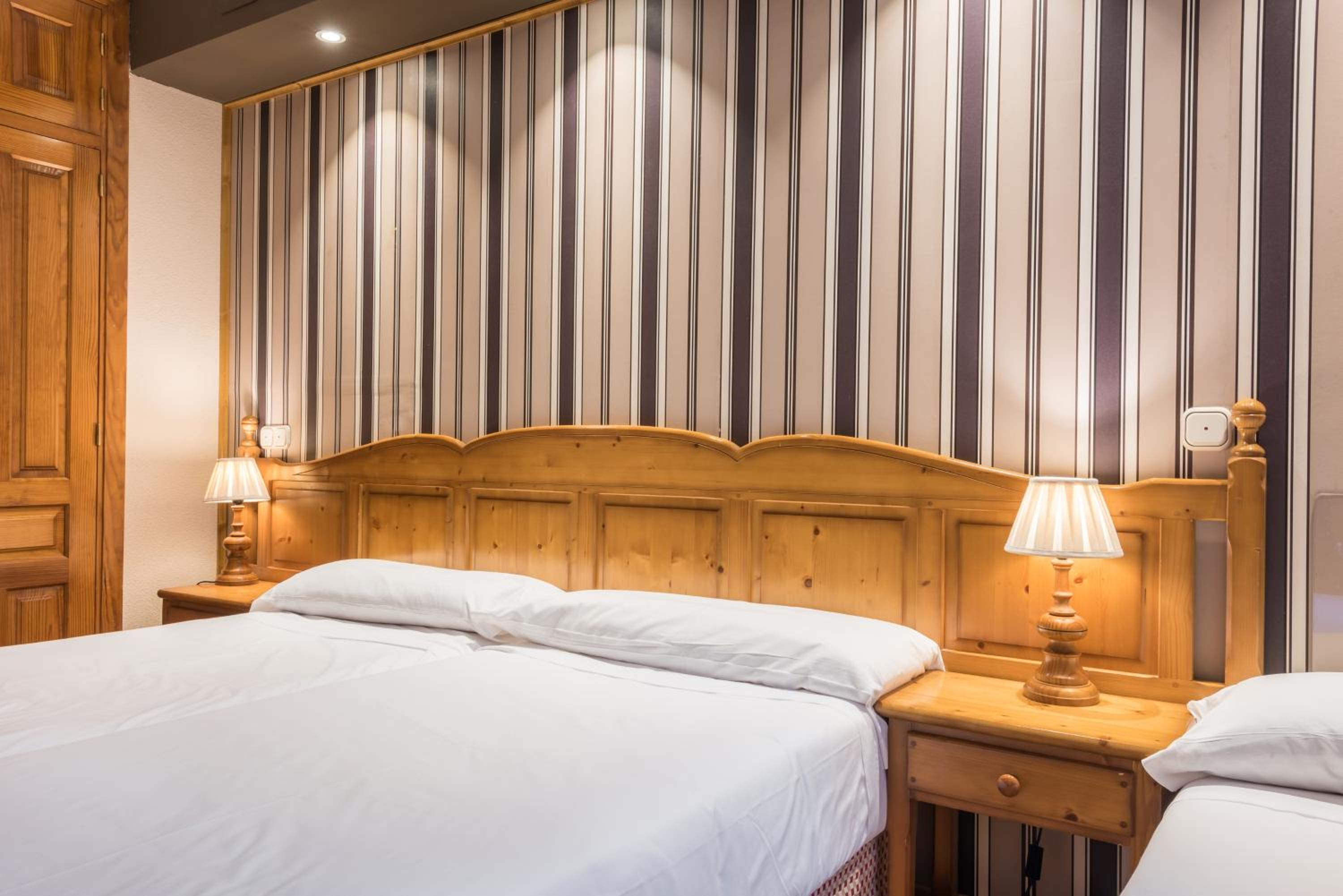 Triple Room (3 Adults) photo 2