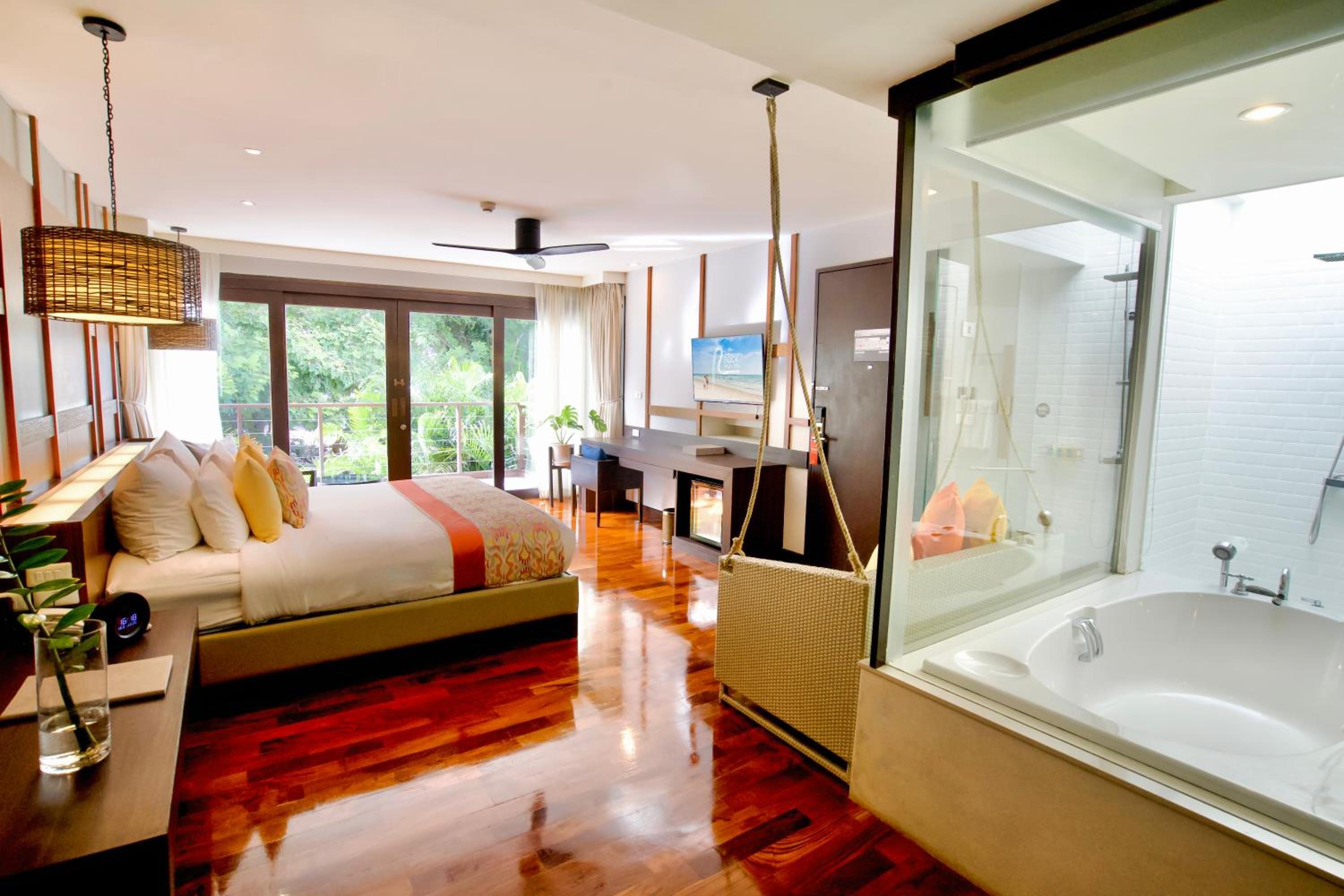 Pearl Suite Spa-Dinner Package - Photo 5