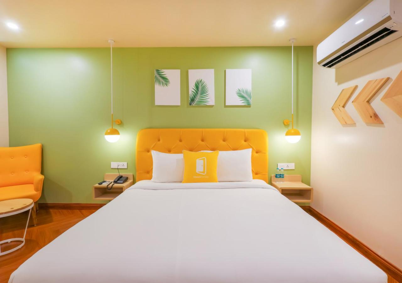 Standard King Room - Photo 9
