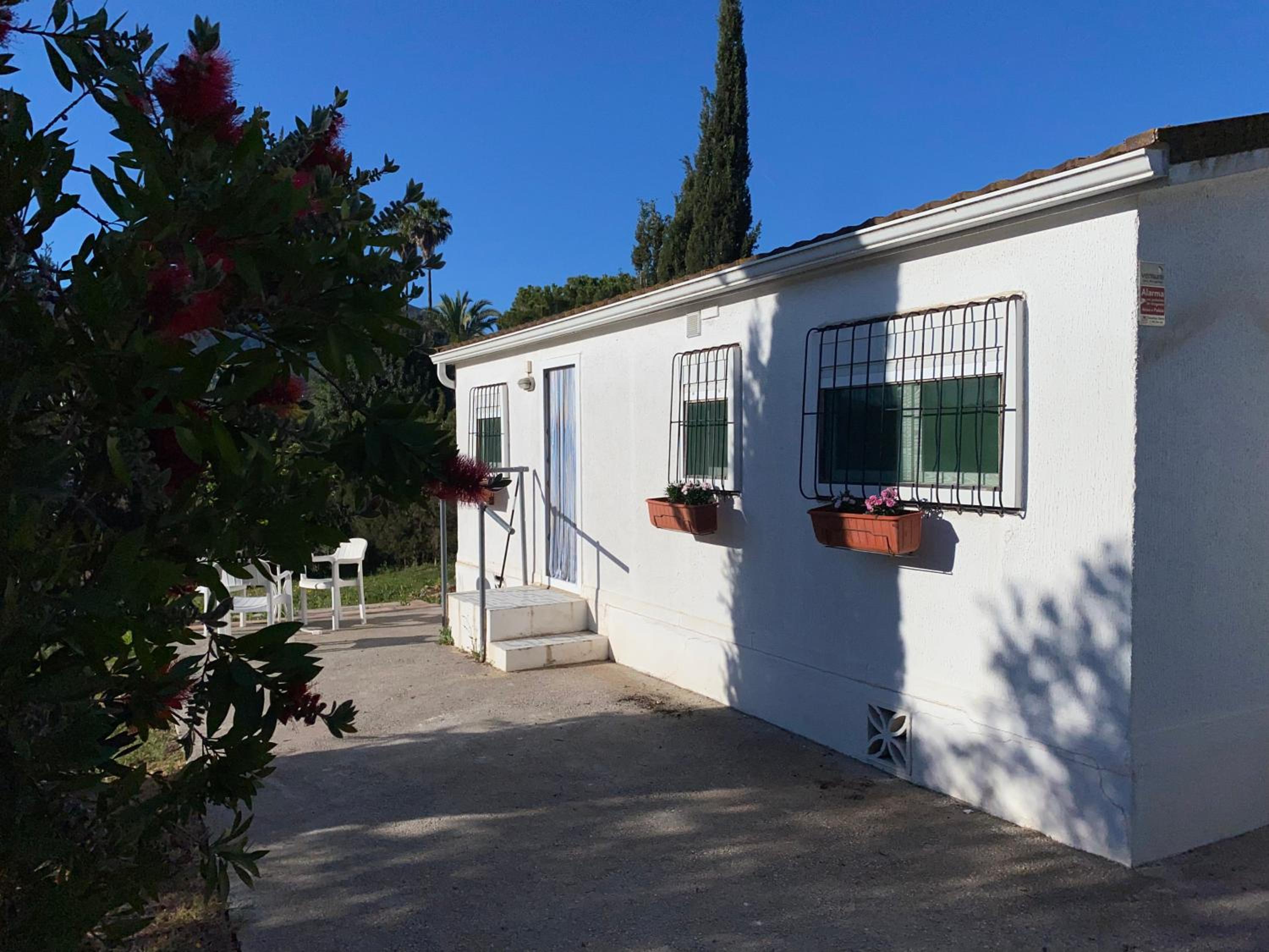 Deluxe Double Room (1 adult + 2 children) photo 3