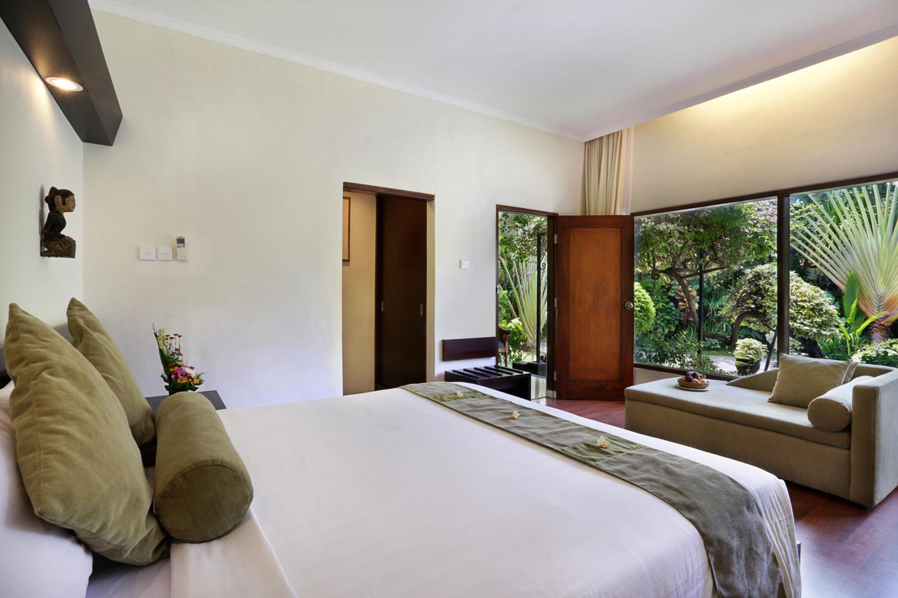 Deluxe Bungalow photo 3