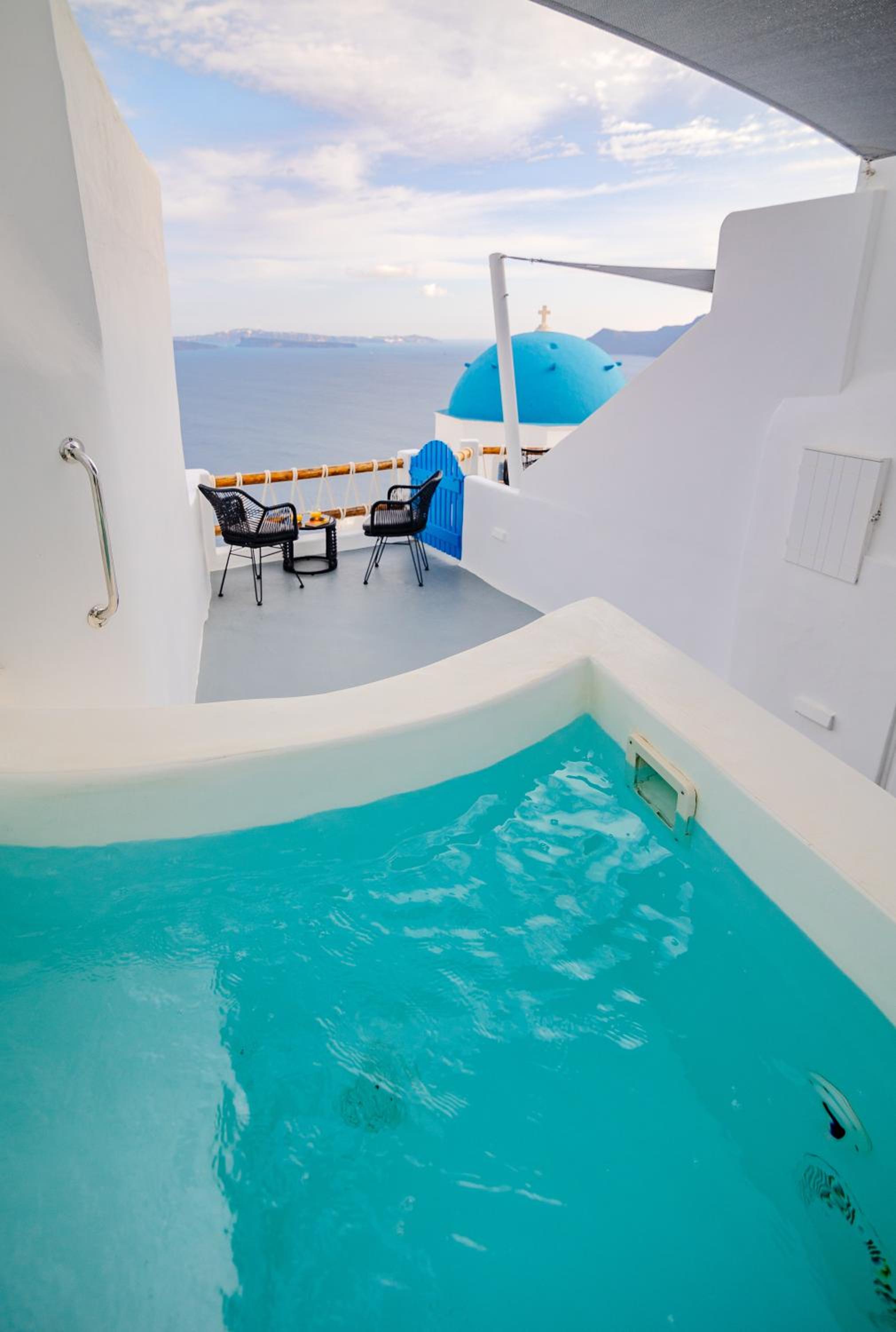 Blue Dome Cave Suite with Caldera View photo 1